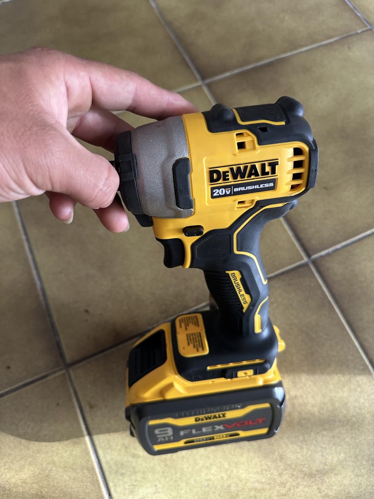 ATOMIC 20V MAX Impact Driver, Cordless, Compact, 1/4-Inch, Tool Only (DCF809B) customer photo 2