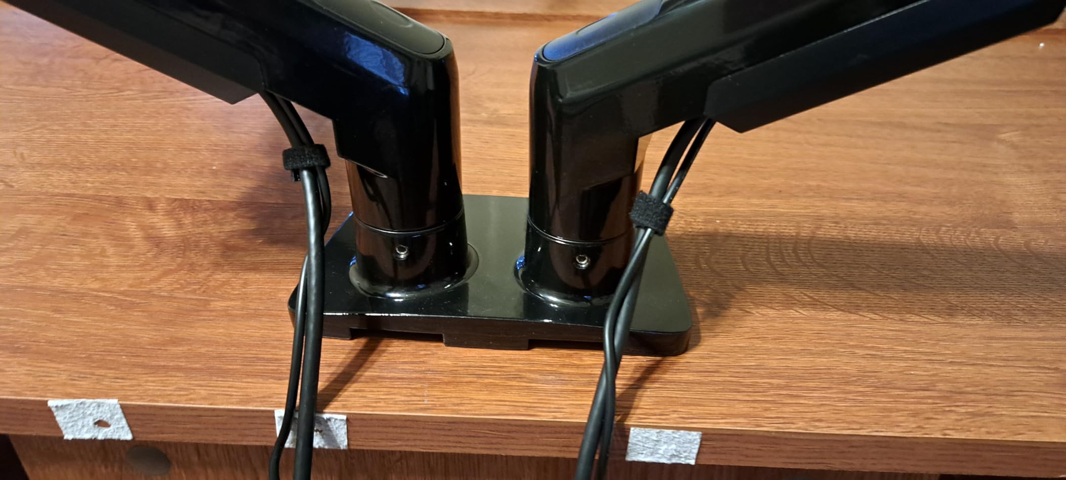 HUANUO FlowLift Dual Monitor Stand, Fully Adjustable Gaming Monitor Desk Mount for 13-32 inch Computer Screens, Full Motion VESA 75x75/100x100 with C-Clamp and Grommet Base, Each Arm Holds 4.4 to 19.8 lbs customer photo 1
