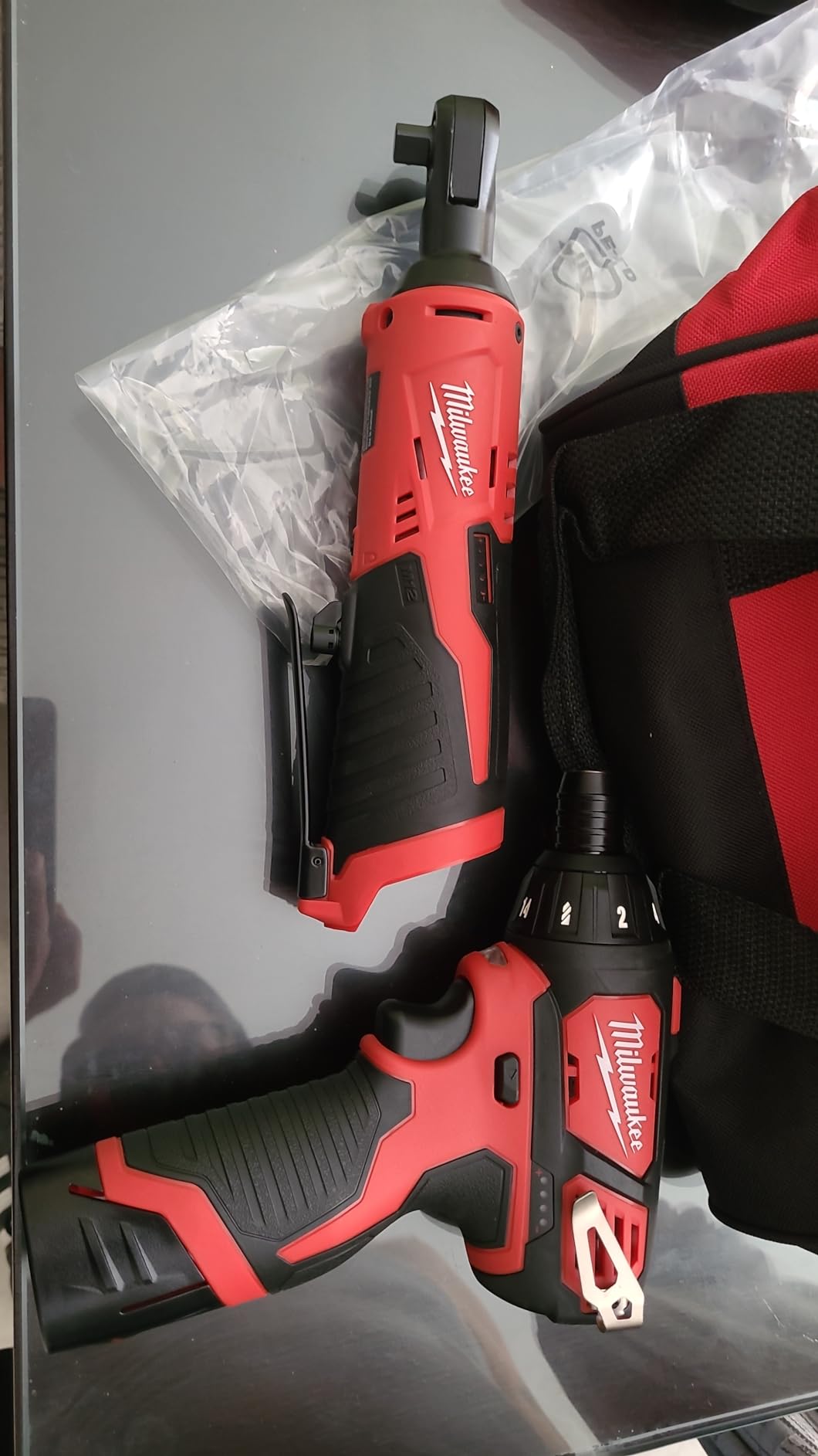 Milwaukee M12 12-Volt Lithium-Ion Cordless 3/8 in. Ratchet and Screwdriver Combo Kit (2-Tool) with Battery, Charger, Tool Bag customer photo 2