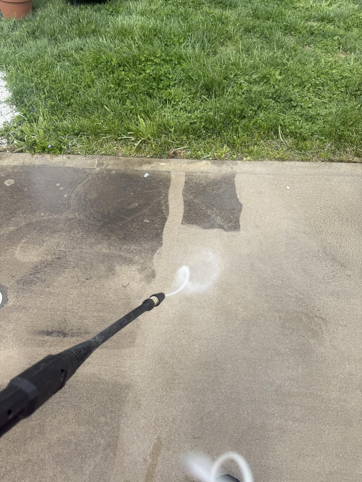 CRAFTSMAN Electric Pressure Washer, Cold Water, Lightweight Corded Power Washer for Cars, Driveways, Patio and Garage, Powerful 1700-PSI, 1.2-GPM, Compact, Easy to Use (CMEPW1700) customer photo 1
