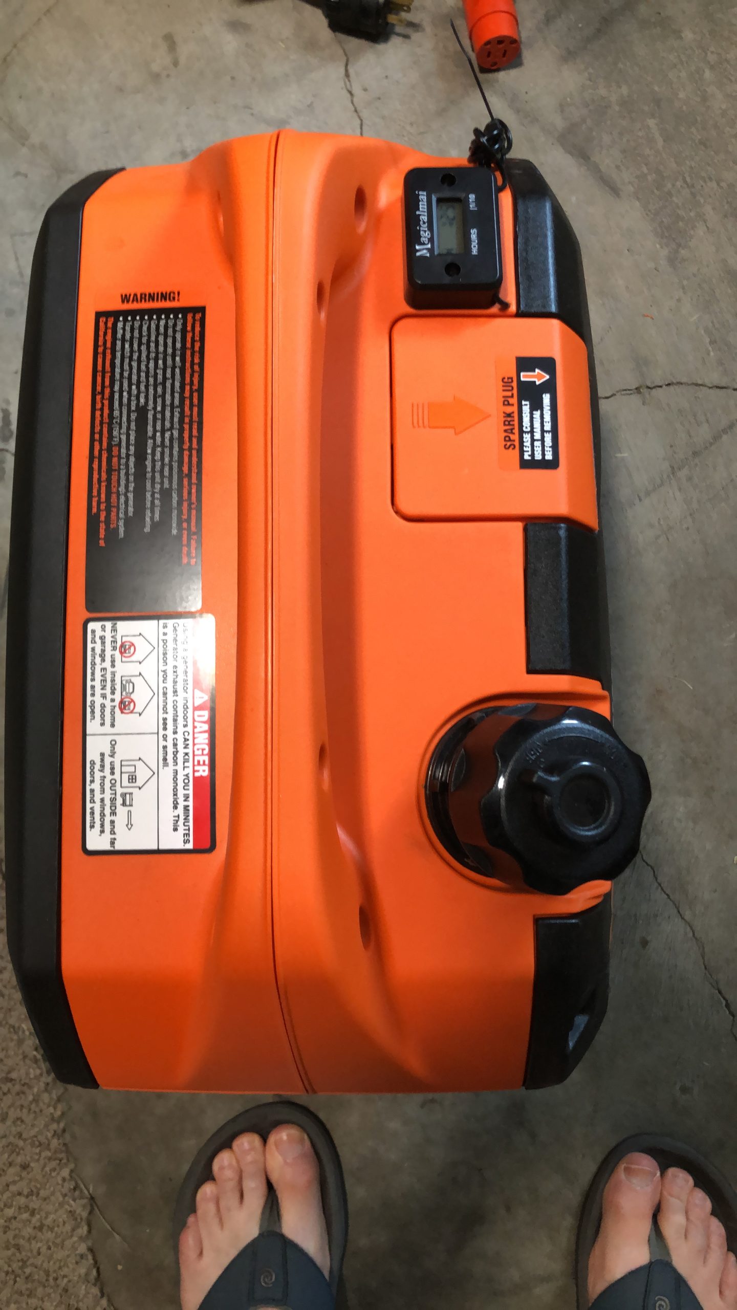 WEN Super Quiet 2350-Watt Portable Inverter Generator with Fuel Shut Off, Gasoline Power, Ultra Lightweight (56235i), Black customer photo 2
