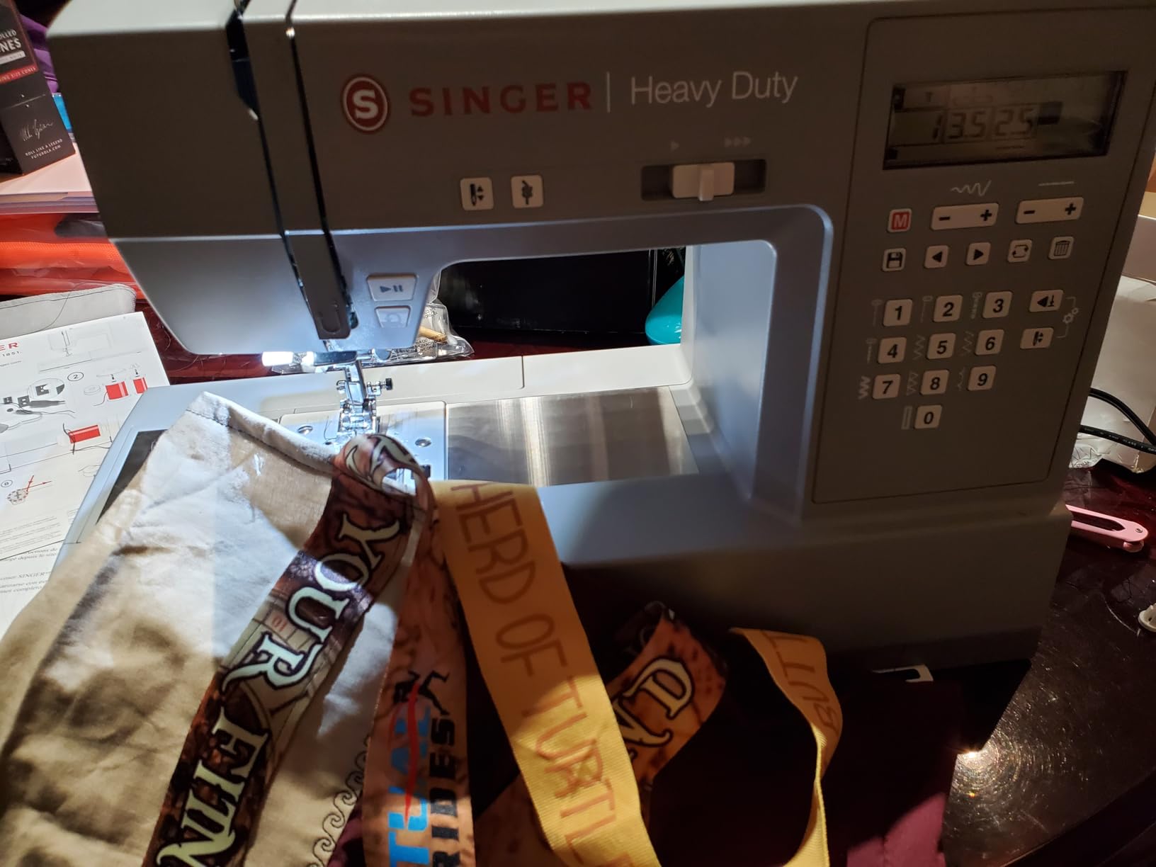 SINGER® 6700C Heavy Duty Computerized Machine with Accessory Kit customer photo 2