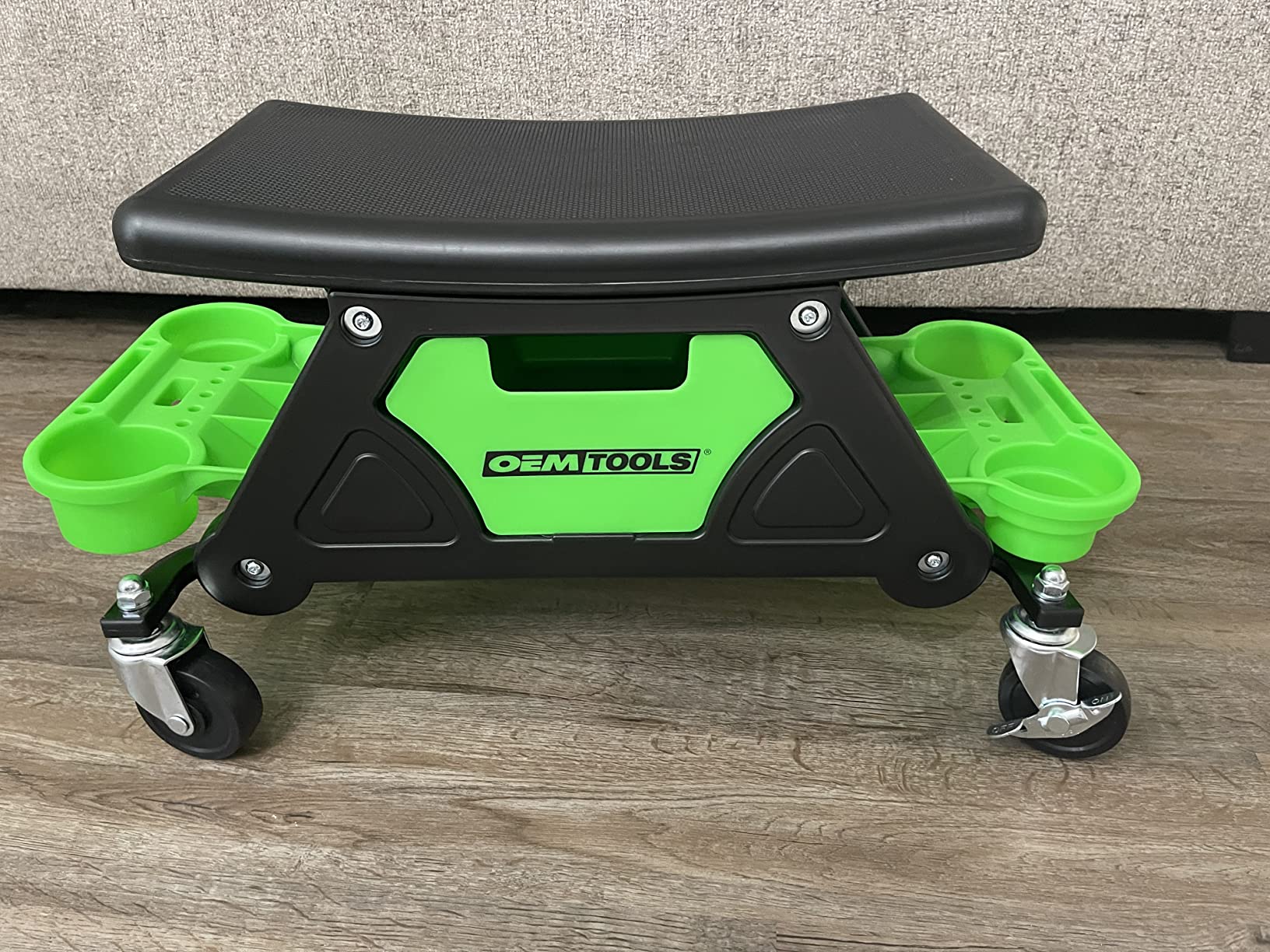 OEMTOOLS 24986 Heavy-Duty Rolling Workbench and Creeper Seat, Mechanics Stool with Wheels, 300 LB Capacity customer photo 1