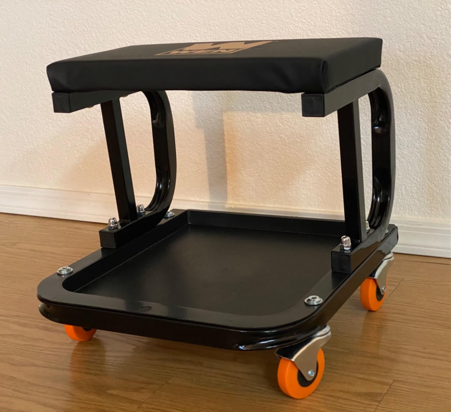 WEN 73011T 250 lb. Capacity Rolling Mechanic Seat with Onboard Storage customer photo 1