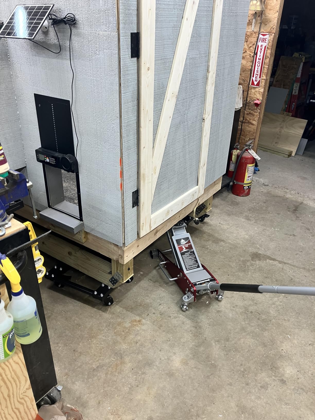 Jack Boss 3 Ton Low Profile, Aluminum and Steel Racing Floor Jack with Dual Pistons Quick Lift Pump, Lifting Range 3-15/16