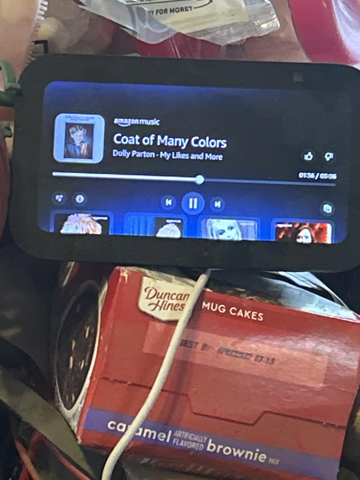 Amazon Echo Show 5 (newest model), Smart display, Designed for Alexa+, 2x the bass and clearer sound, Glacier White customer photo 1