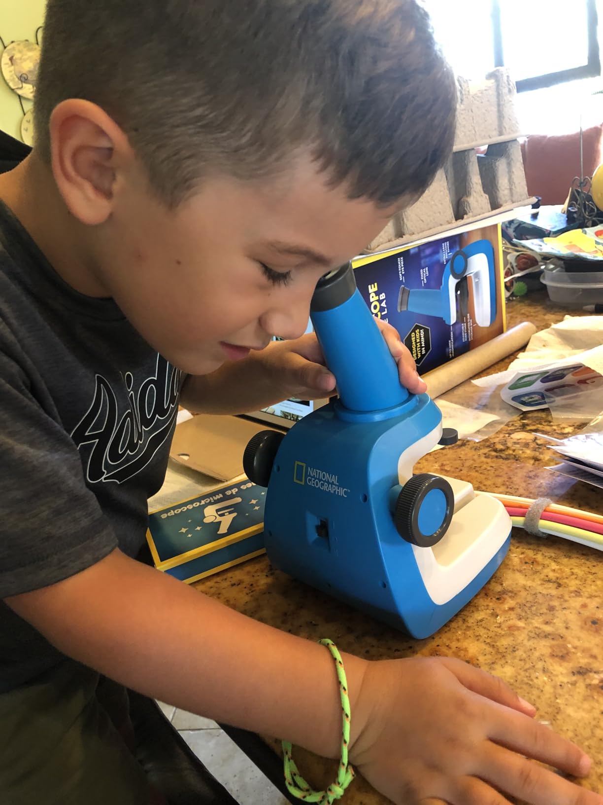 National Geographic Microscope for Kids with Up to 400x Magnification | Prepared and Blank Slides, Rock and Mineral Specimens, Easy-to-Use Science Kit, STEM Project Toy, Ages 6+ customer photo 1