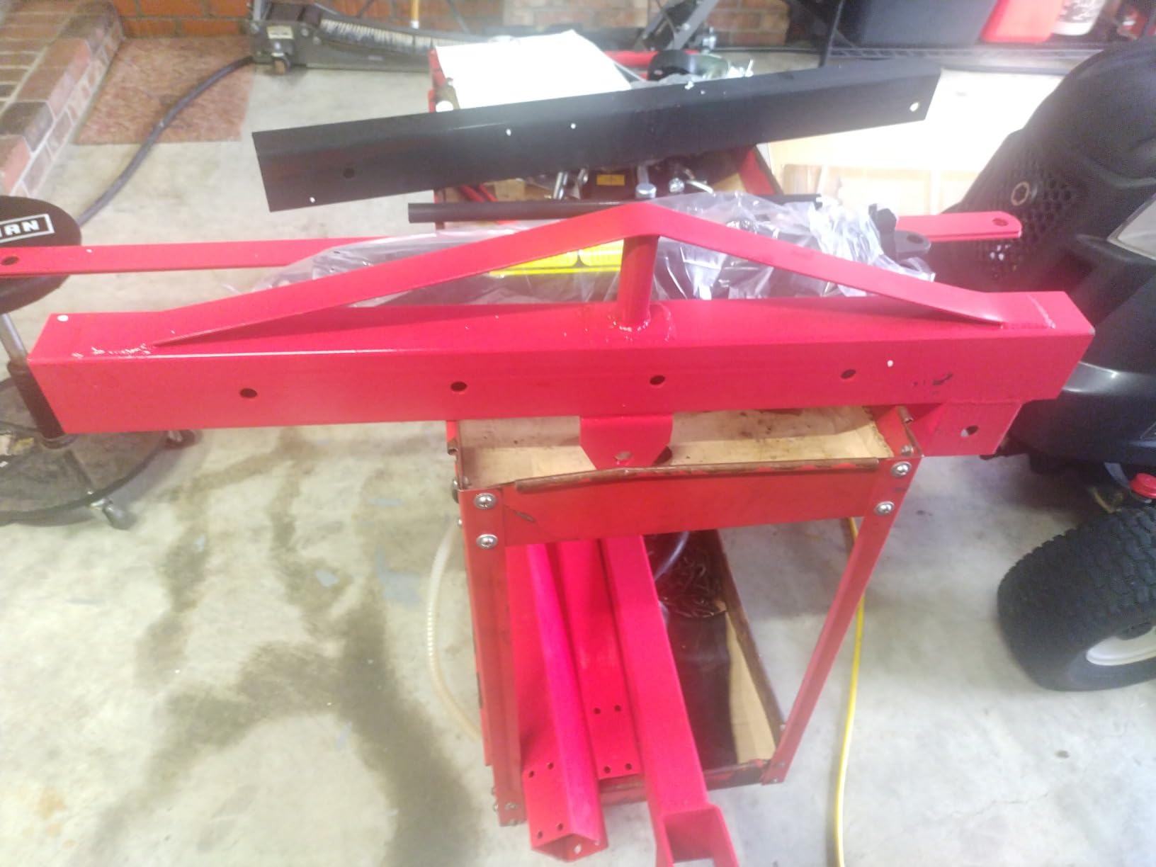 Engine Hoist, 2 Ton (4000lbs) Heavy Duty Folding Hydraulic Engine Crane Hoist Cherry Picker Shop Crane Hoist Lift for Ports, Warehouses, Garage, Factory, 360 Degree Swivel Wheels customer photo 2