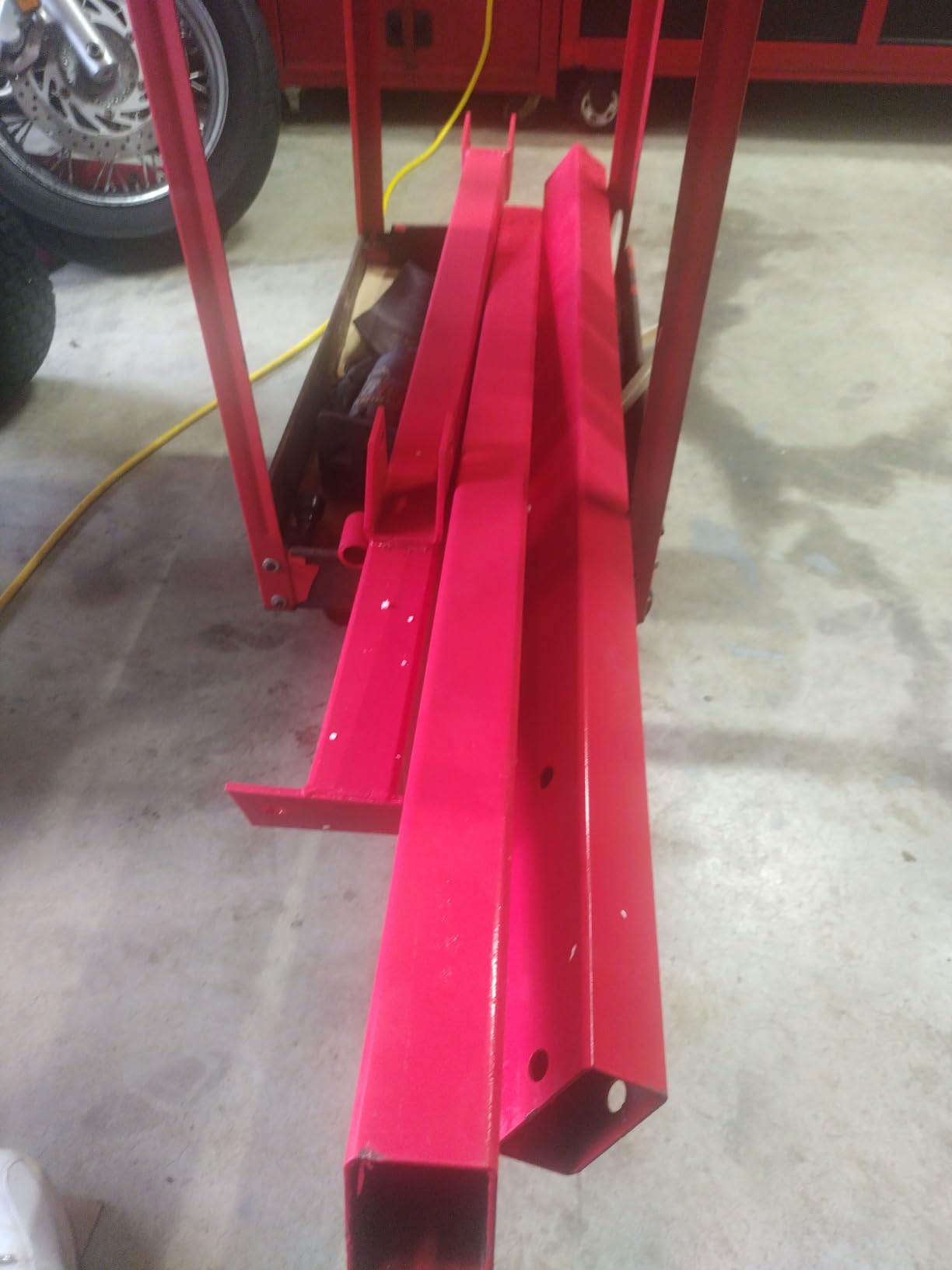Engine Hoist, 2 Ton (4000lbs) Heavy Duty Folding Hydraulic Engine Crane Hoist Cherry Picker Shop Crane Hoist Lift for Ports, Warehouses, Garage, Factory, 360 Degree Swivel Wheels customer photo 3