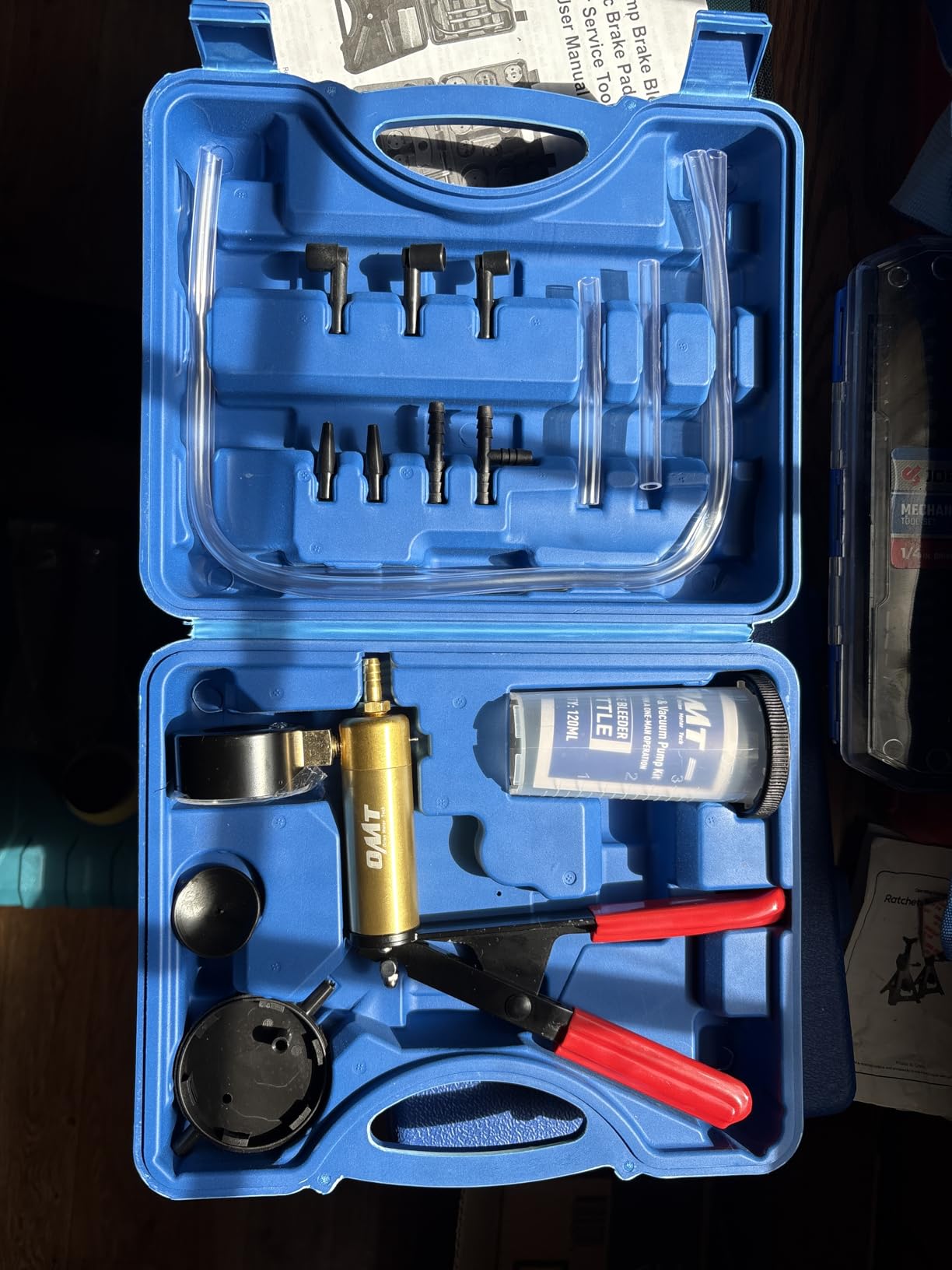 Orion Motor Tech 2 in 1 Brake Caliper Compression Tool & Brake Bleeder Kit, Handheld Vacuum Pump Brake Bleeder Tool Set, Disc Brake Pad Service Tool with Thrust Bolt Retaining Plates & 18 Adapters customer photo 1