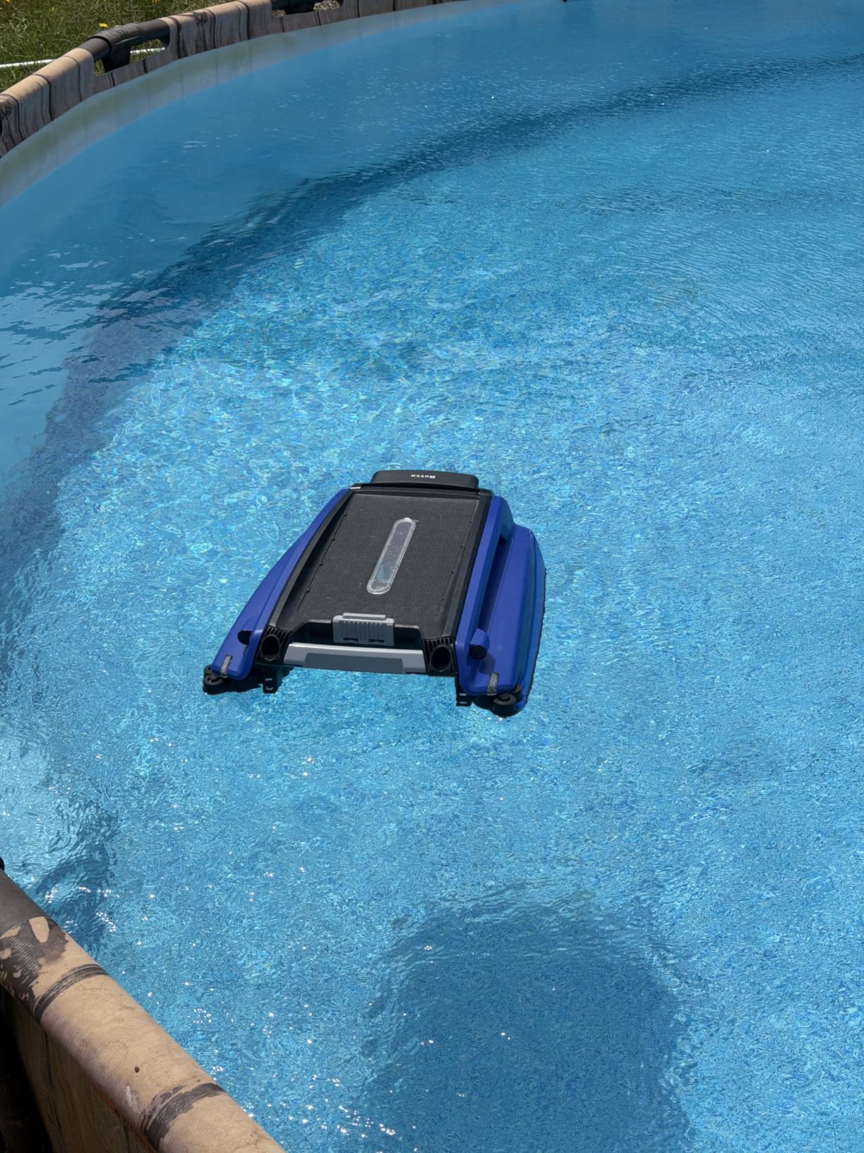 Betta SE Solar Powered Automatic Robotic Pool Surface Skimmer Cleaner with 24/7 Continuous Cleaning Battery Power and Re-Engineered Twin Salt Chlorine Tolerant Motors (Blue) customer photo 2