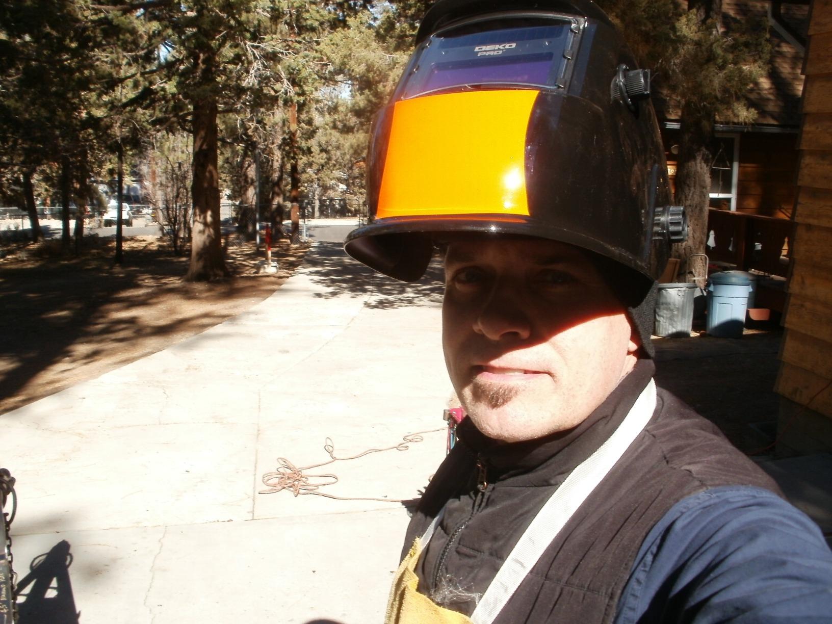 DEKORPO True Color Solar Powered Auto Darkening Welding Helmet customer photo 2