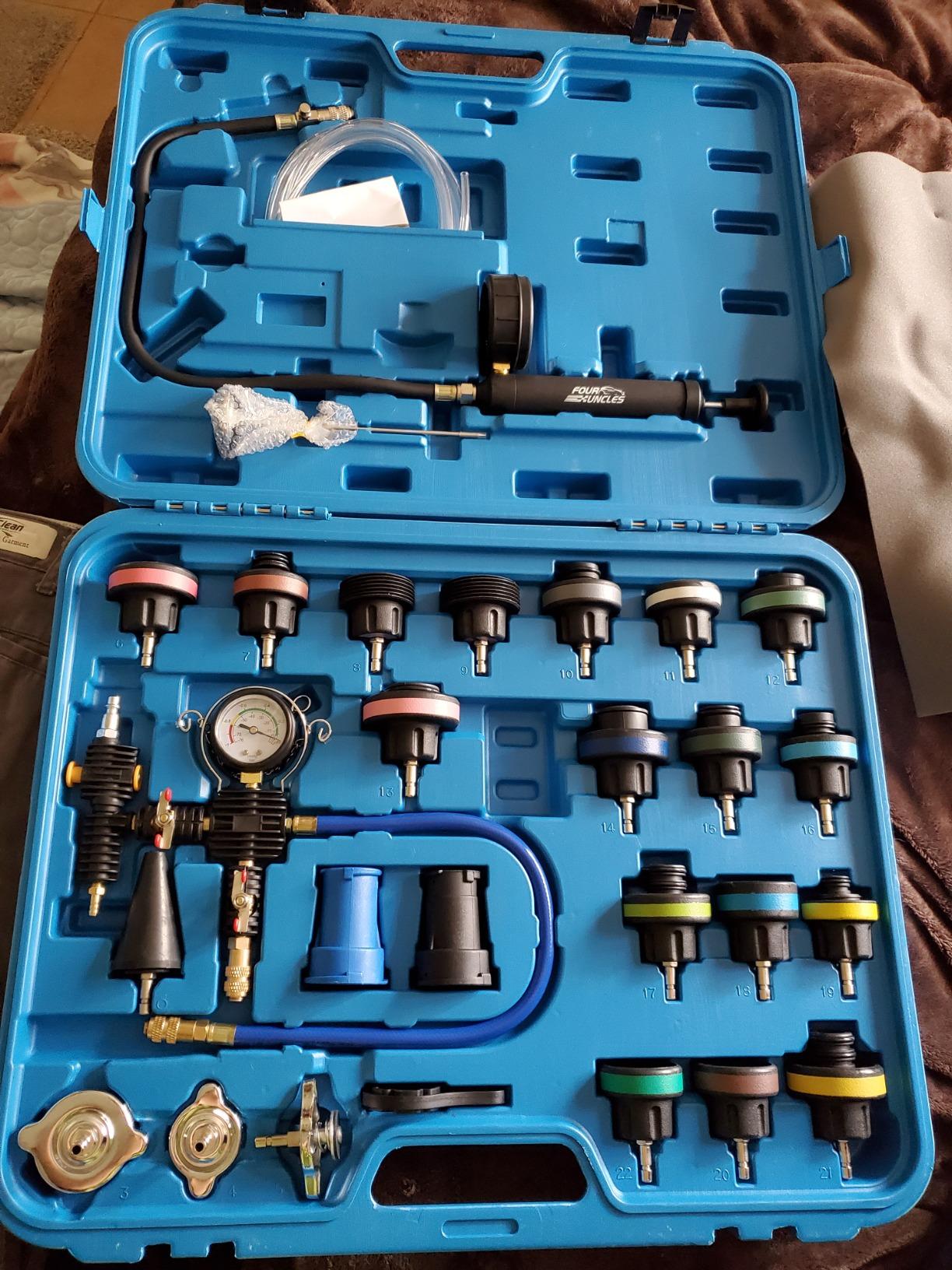 FOUR UNCLES Radiator & Coolant Pressure Tester and Vacuum Refill Kit - 28-Piece Universal Cooling System Leak Tester and Refiller for Cars Motorcycles Trucks (Black) customer photo 1