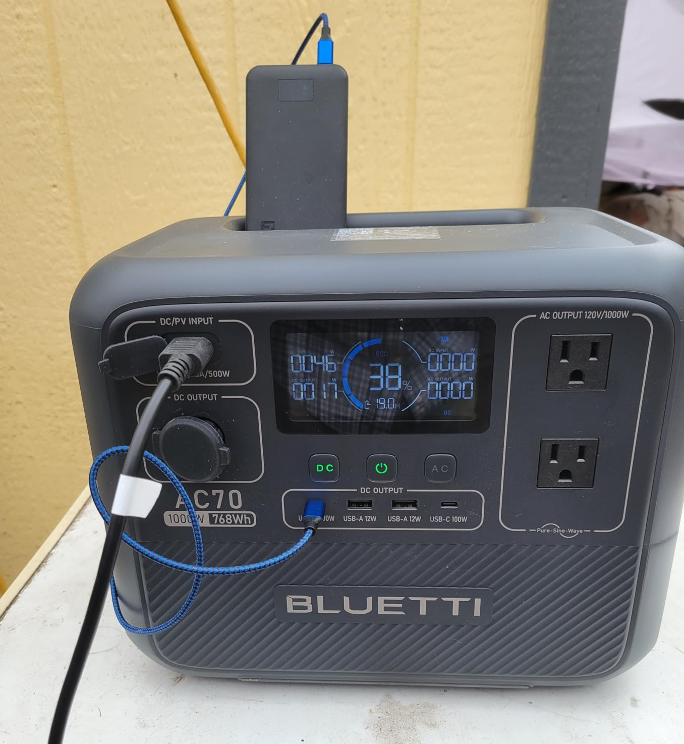 BLUETTI AC70 Portable Power Station, 768Wh Solar Generator with 2 1000W AC Outlets, 100W Type-C, LiFePO4 Battery Backup for Road Trip, Off-Grid, Power Outage customer photo 2