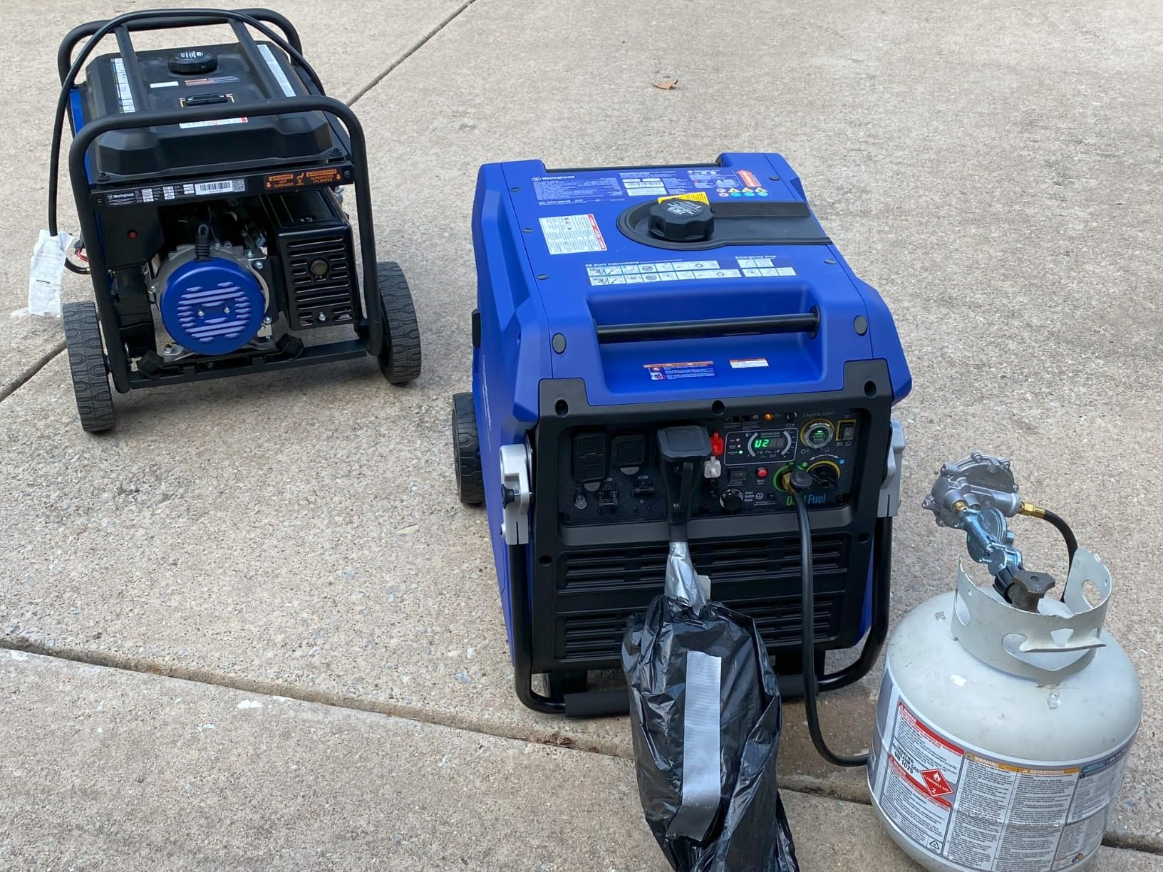 Westinghouse 11000 Peak Watt Dual Fuel Portable Inverter Generator, Remote Electric Start, Transfer Switch Ready, Gas and Propane Powered, Low THD - Safe for Electronics, Parallel Capable, CO Sensor customer photo 1
