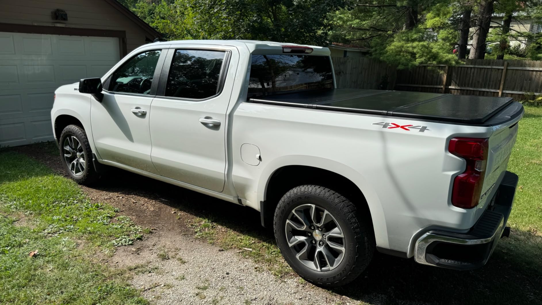 KUIPERAUTO 5.8FT Hard Tri Truck Bed Tonneau Cover Compatible for 2019-2025 2026 Chevrolet Silverado GMC Sierra 1500 (2019 New Body) - 69.6 inch - W/o Multi-Flex Tailgate and Carbonpro customer photo 1