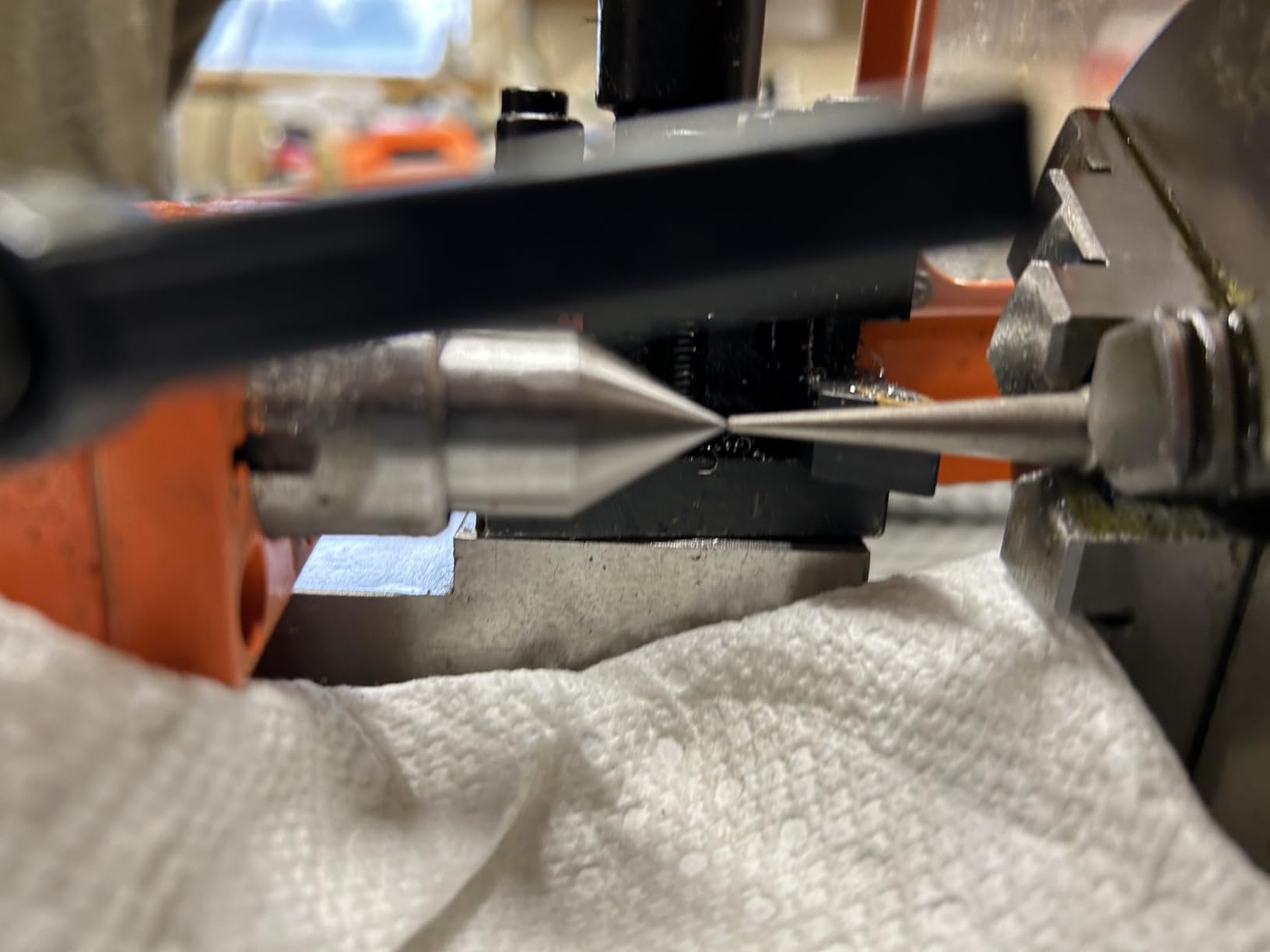 VEVOR Metal Lathe, 8.3'' x 29.5'' Benchtop Metal Lathe 0-2500 RPM Continuously Variable Speed 750W Brushless Motor Metal Gears with LCD Display Metal Lathe Machine customer photo 1