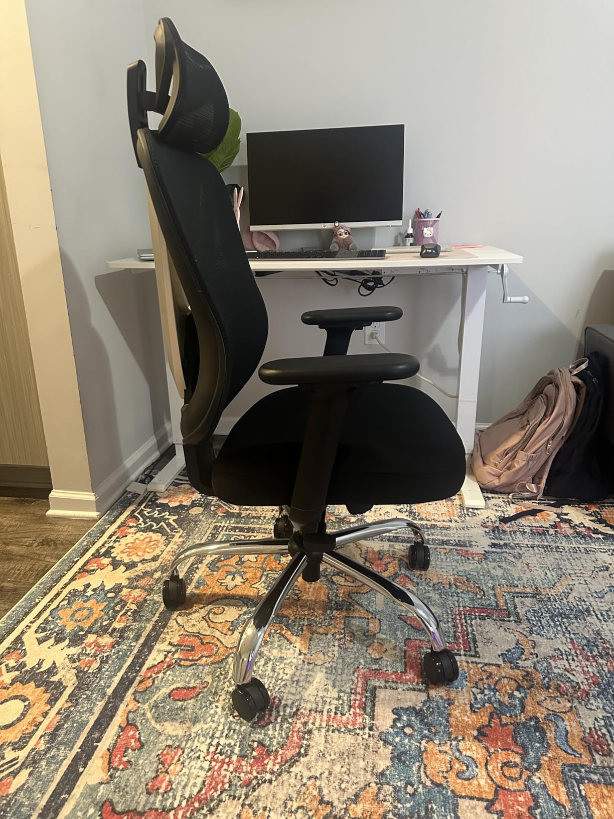 HOLLUDLE Ergonomic Mesh Office Chair - 3D Adjustable Lumbar Support & 3D Armrests, V-Shaped Back, Adjustable Desk Chair for Office & Home, White customer photo 2