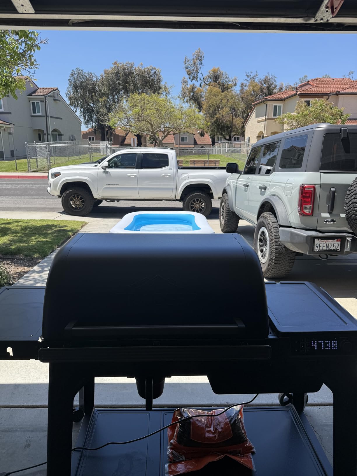 Traeger Woodridge Pro Electric Wood Pellet Grill and Smoker, 970 Sq. In., Outdoor Pellet Smoker Grill with Digital Sensor and Side Shelf, Wi-FIRE Technology, Super Smoke Mode, Black, TFB97JLH customer photo 1