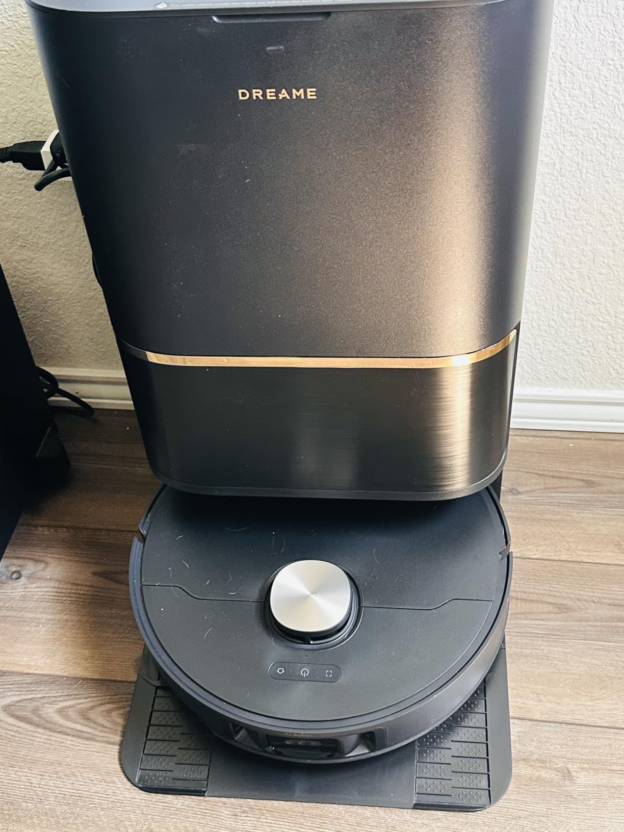 DREAME L50 Ultra Robot Vacuum and Mop Black with Auto-Empty and Mop Self-Cleaning, Precise Obstacle Avoidance, 19,500Pa Suction, HyperStream Detangling DuoBrush customer photo 2