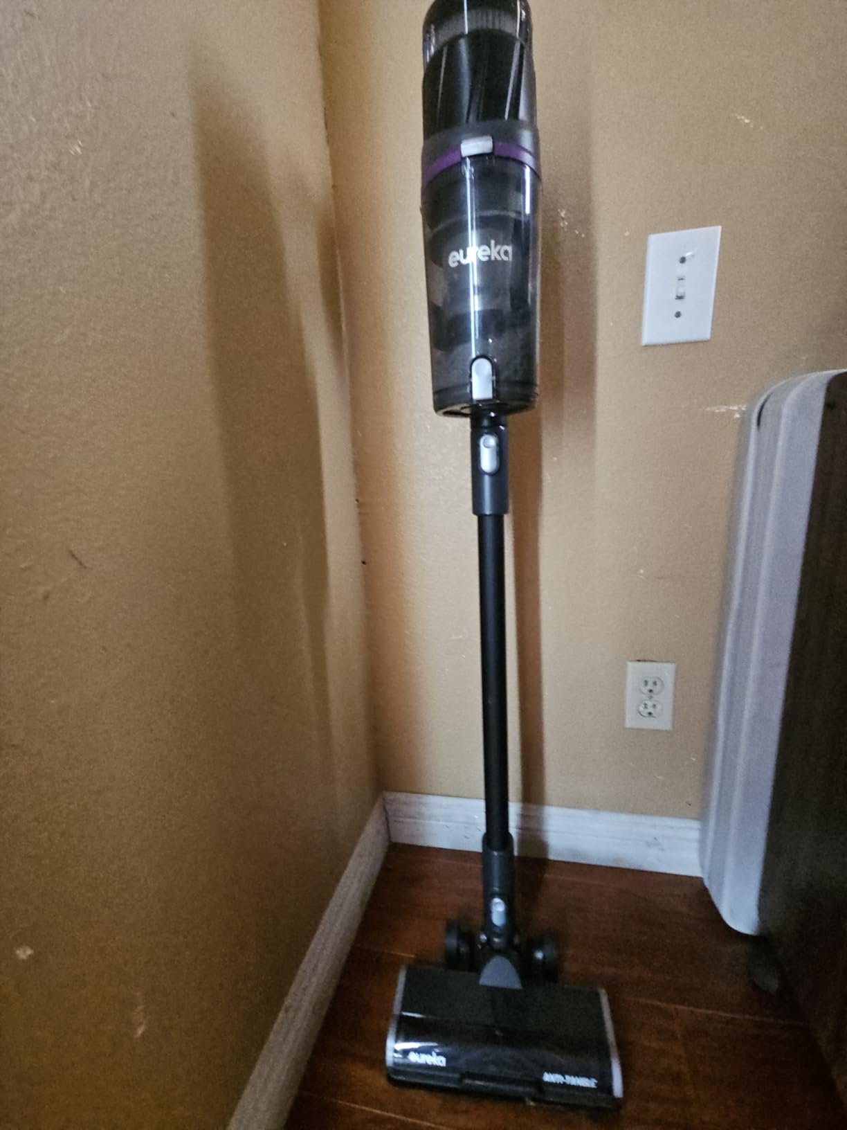 Eureka Cordless Stick Vacuum Cleaner ReactiSense 440, 60-Min Runtime, Anti-Tangle Brushroll, Intelligent Sensing Technology, Ideal for Pet Hair, HardFloors & Carpets customer photo 2