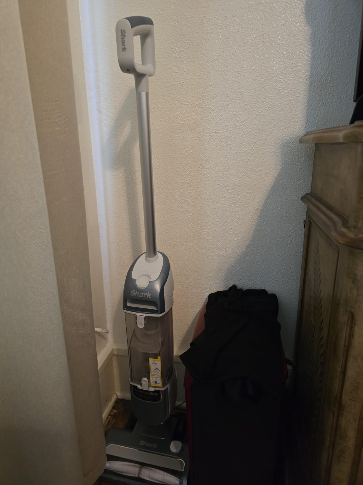 Shark Freestyle Max Cordless Upright Vacuum, Multi-Surface Cleaning, Lightweight, Easy Maintenance, with Large Dust Cup and 2-Speed Brushroll, LED Headlights, Nordic Blue, SV2002 customer photo 2