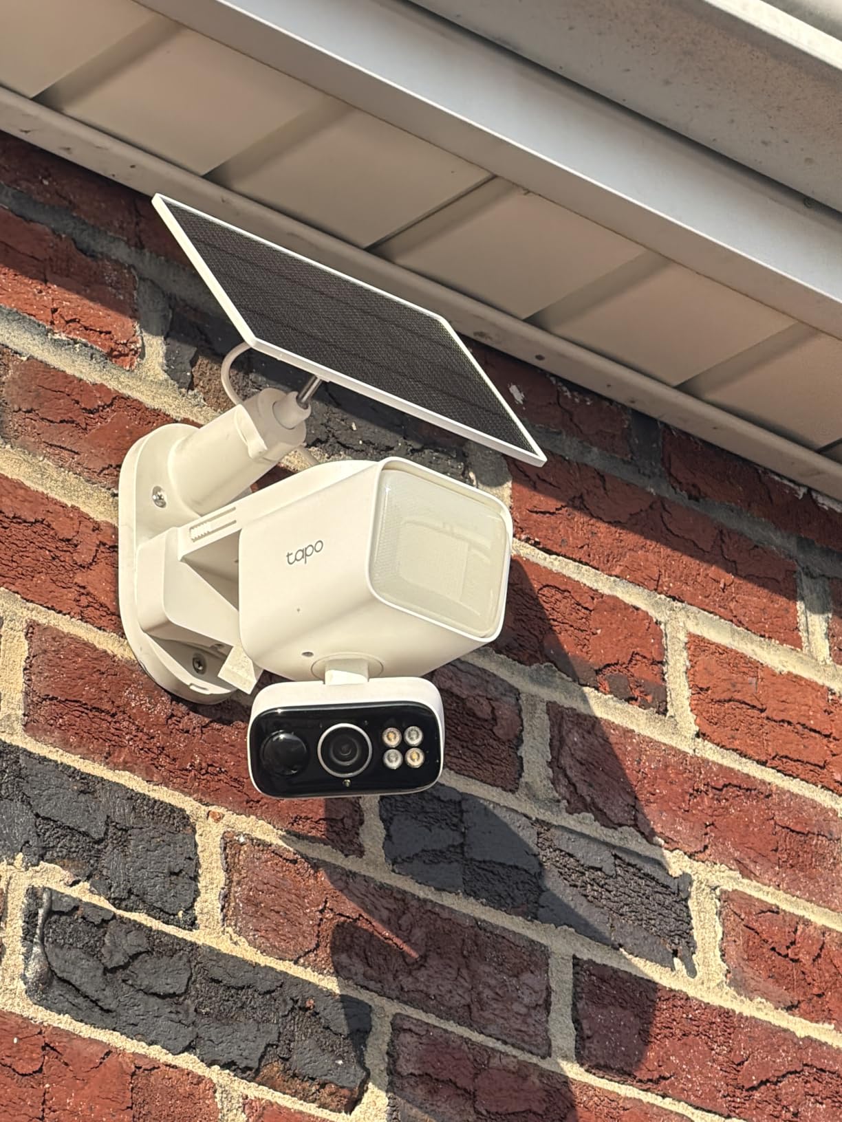 Tapo 2K Outdoor Pan/Tilt Wireless Floodlight Security Camera - Battery Power with Solar, 360 AI Motion Tracking, Person/Vehicle Detection, Subscription-Free Local Storage or Optional Cloud, C615F KIT customer photo 2