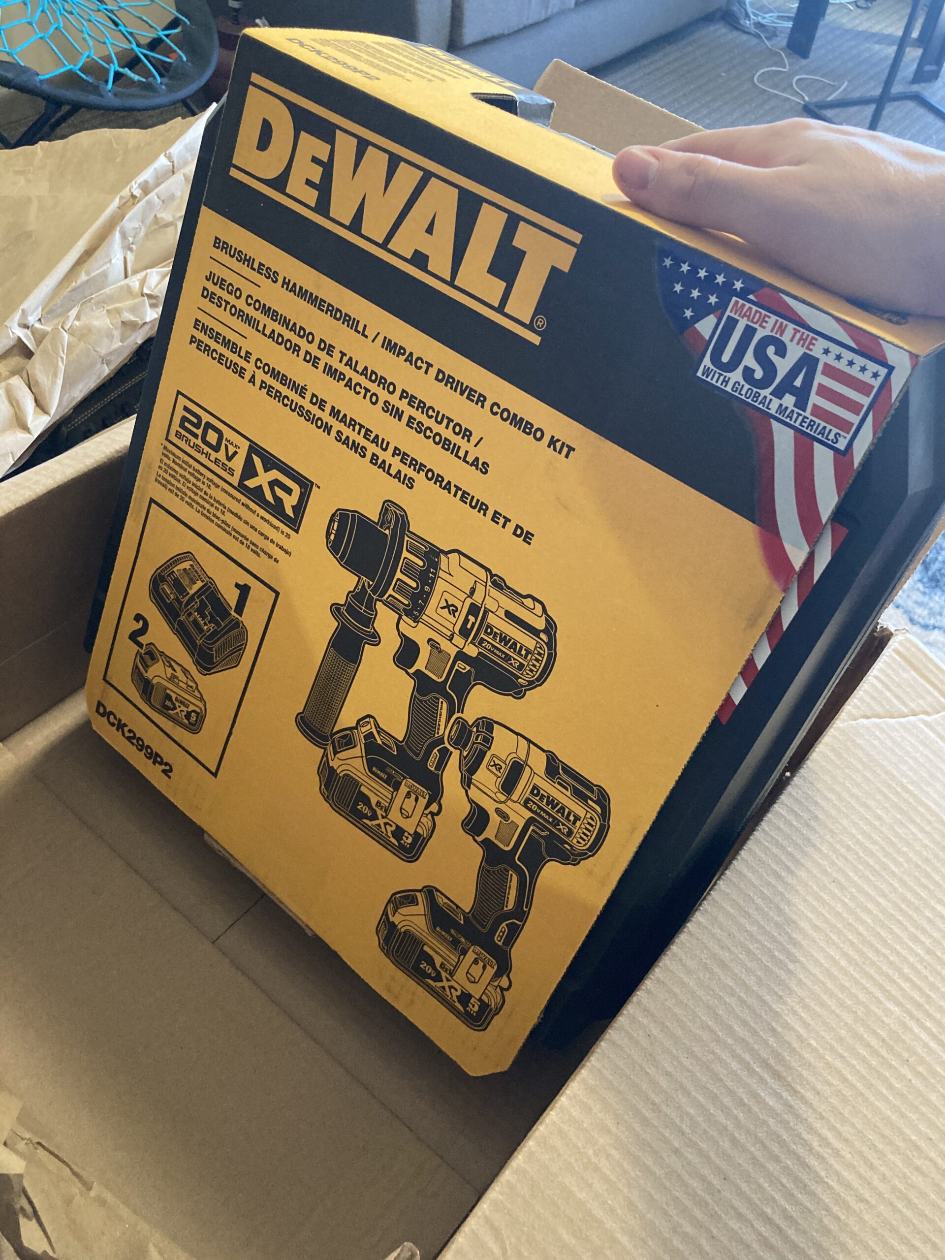 DEWALT 20V MAX XR Brushless Hammer Drill 1/2 In. and High Torque 1/4 Impact Driver Combo with 2 x 4 Ah Batteries and 4 Amp Charger (DCK2112QQ2) customer photo 1
