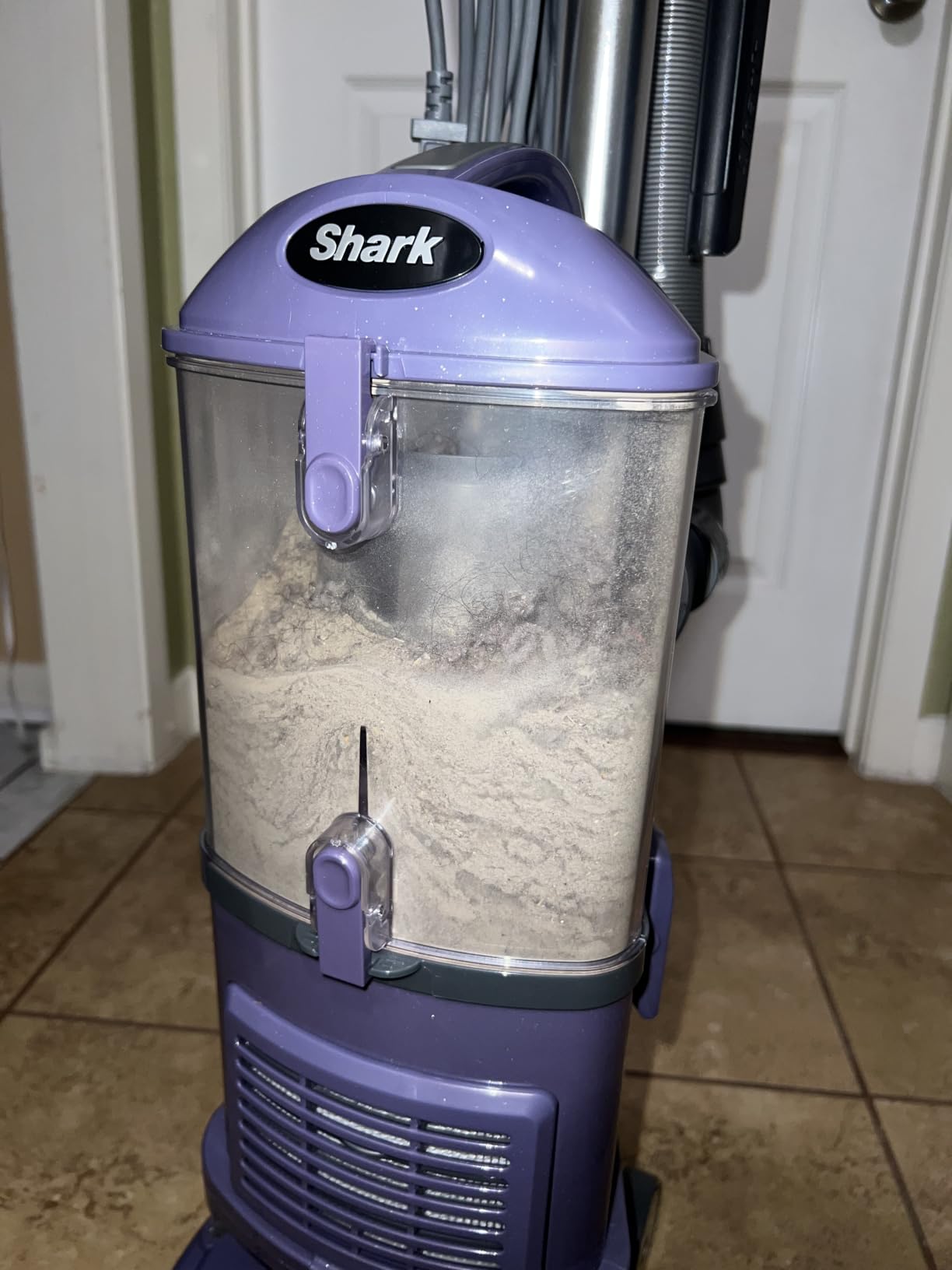 Shark Upright Vacuum Cleaner | Navigator Lift-Away | Pet Hair, Carpet & Hard Floor Cleaning | Upholstery & Crevice Tools | HEPA Filter | Swivel Steering | Large Dust Cup Capacity | Lavender | NV352 customer photo 2