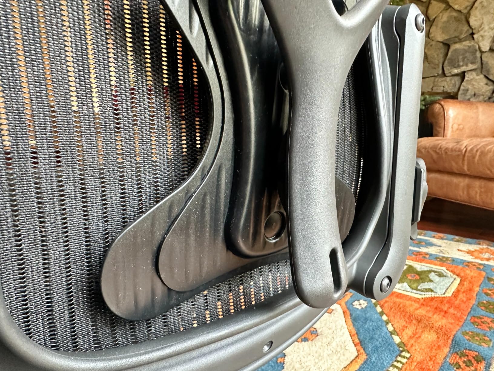 Aeron Chair by Herman Miller - Highly Adjustable Graphite Frame - with PostureFit - Carbon Classic (Medium) customer photo 2