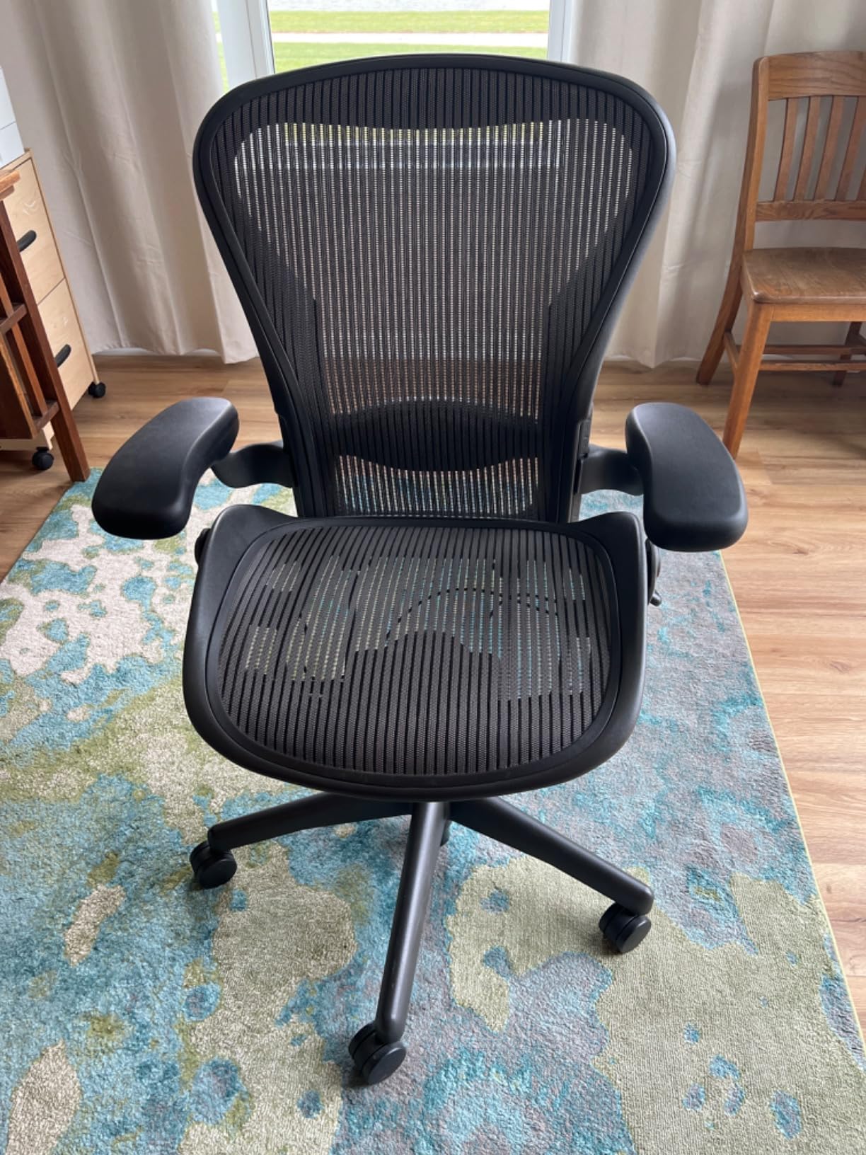 Herman Miller Aeron Executive Office Chair-Stainless Steel, Size B-Fully Adjustable Arms-lumbar Support Open Box customer photo 1