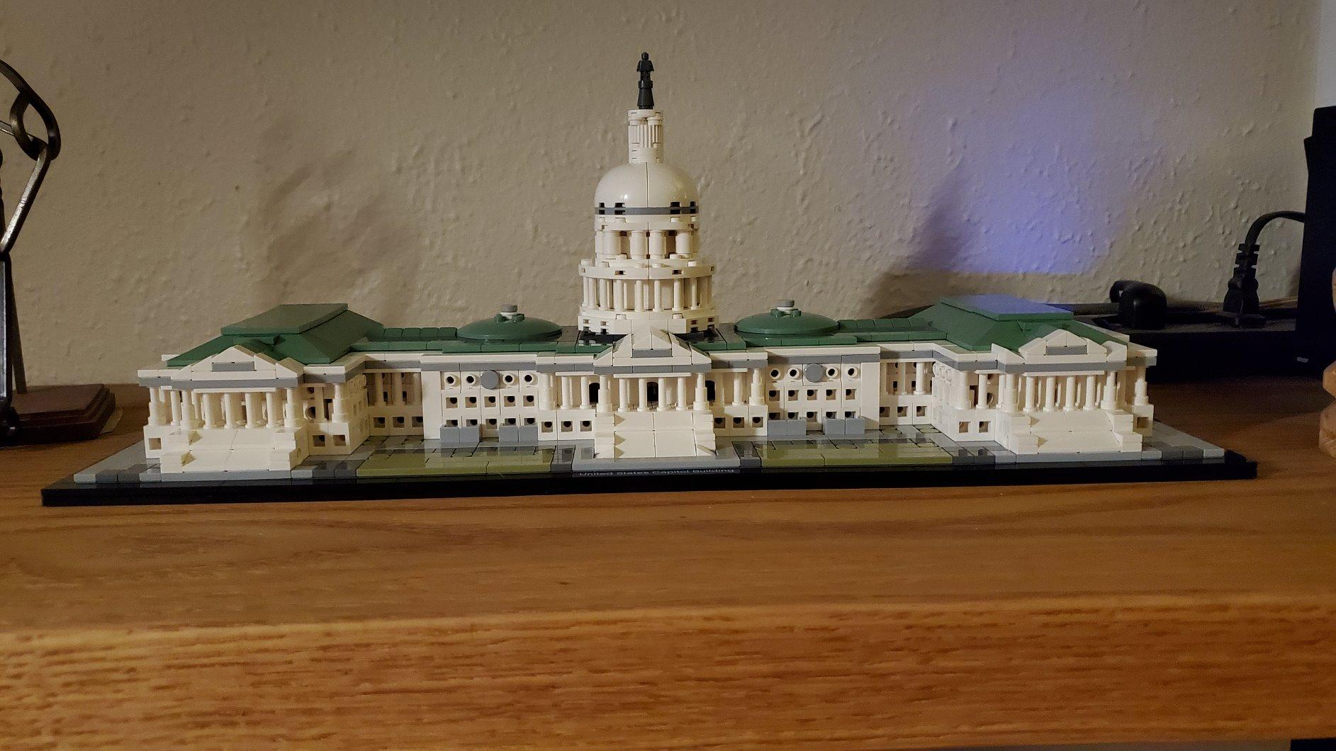 LEGO Architecture 21030 United States Capitol Building Kit (1032 Pieces) customer photo 2
