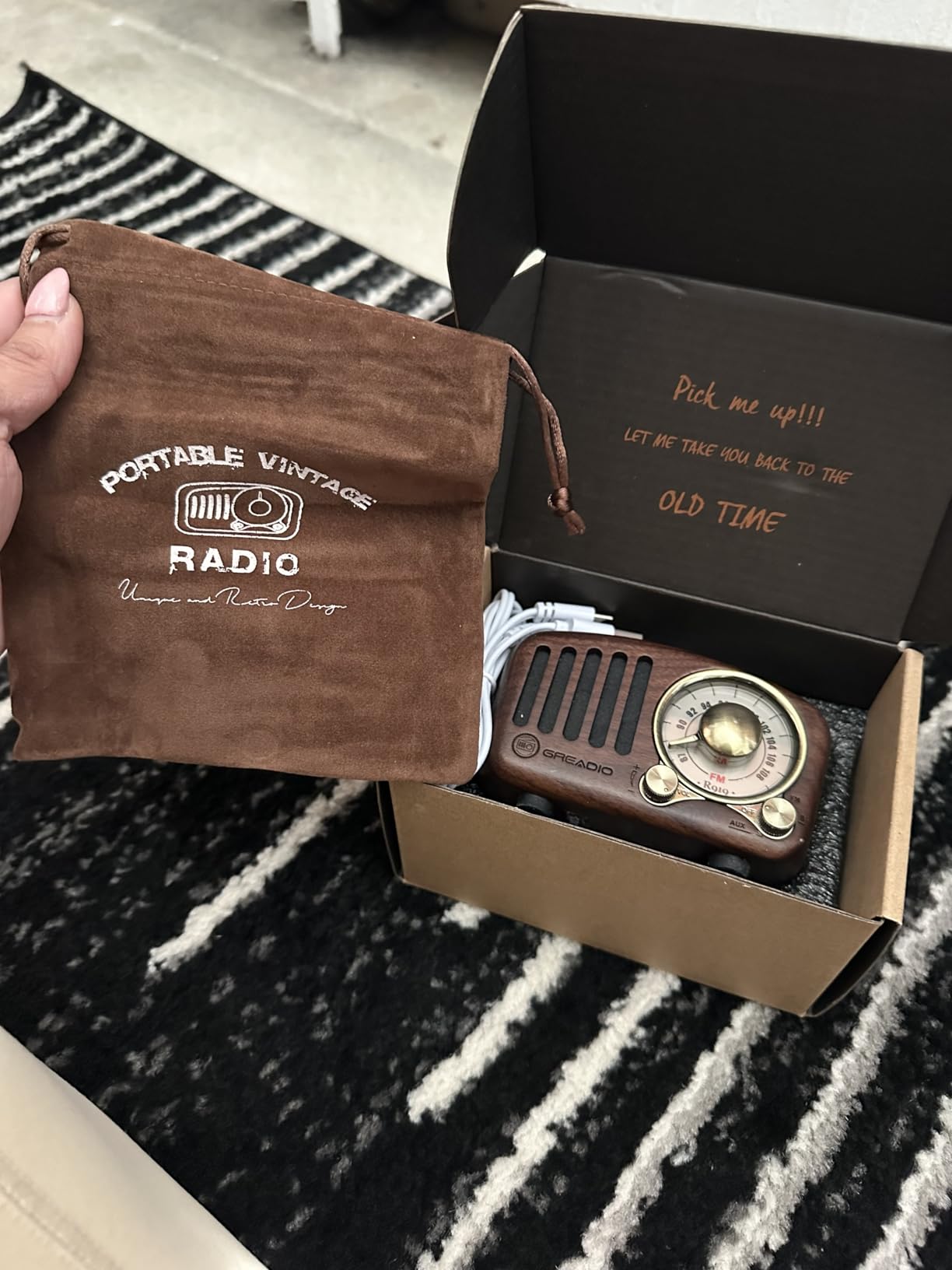 Vintage Radio Retro Bluetooth Speaker- Greadio Walnut Wooden FM Radio with Old Fashioned Classic Style, Strong Bass Enhancement, Loud Volume, Bluetooth Wireless Connection, TF Card & MP3 Player customer photo 2
