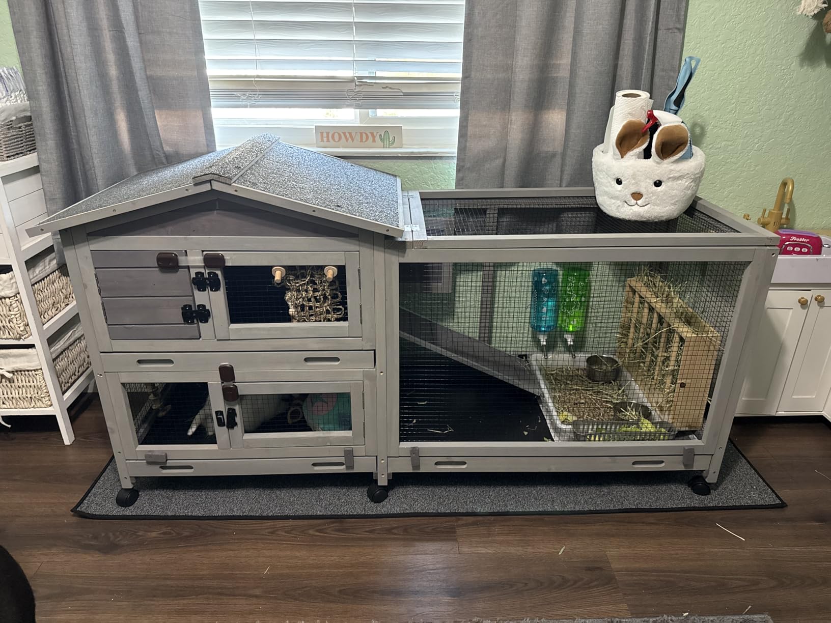 Aivituvin Rabbit Hutch Outdoor Indoor Rabbit Cage Chicken Coop with Casters Guinea Pig Cage with 3 Deep No Leakage Pull Out Tray, Waterproof Roof customer photo 1