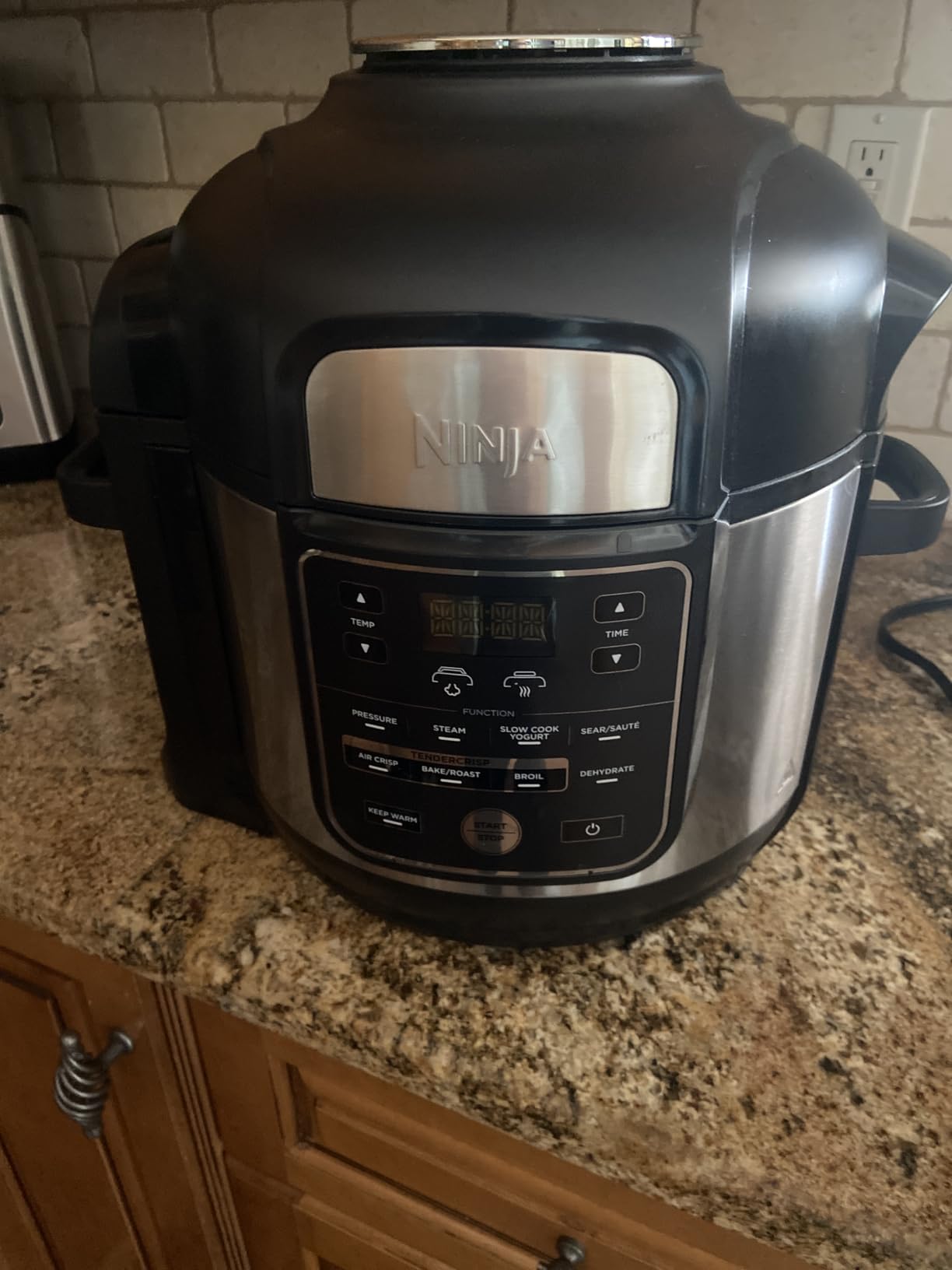 Ninja OS301/FD305CO Foodi 10-in-1 Pressure Cooker and Air Fryer with Nesting Broil Rack, 6.5-Quart (Renewed) customer photo 1