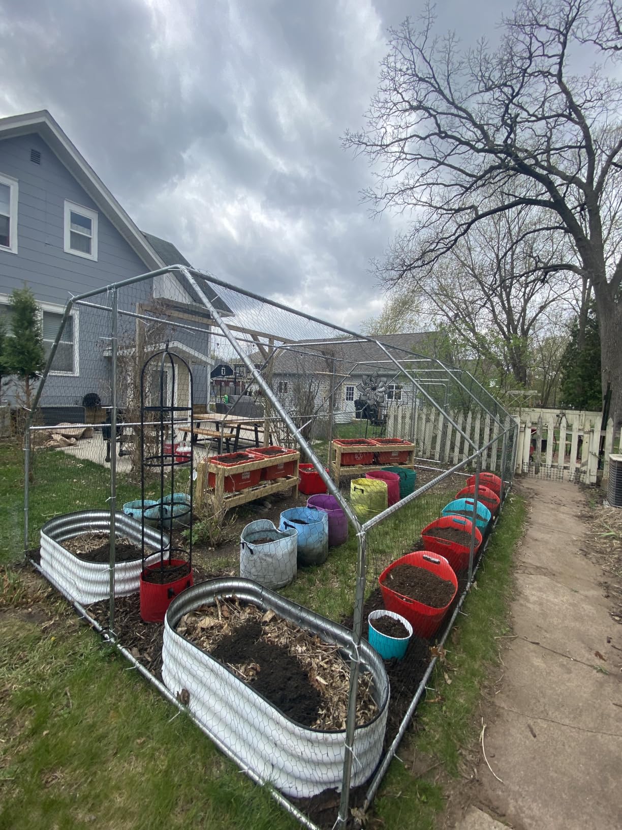 Large Metal Chicken Coop 9.8 x 9.8 x 6.6 ft Walk in Chicken Runs for Yard with Cover & Perch, Chicken House for Duck Rabbit, Chicken Pen for Outdoor Backyard customer photo 2