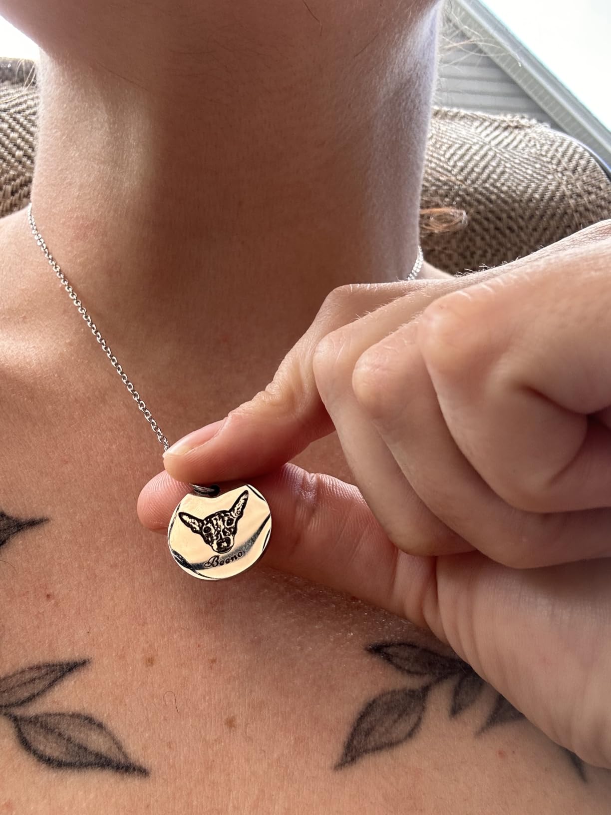 Anavia Personalized Pet Portrait Necklace, Handmade Memorial Jewelry Gift, Custom Round Disc Photo Engraved Necklace for Animal Lovers, Dog Mom, Dog Dad customer photo 2