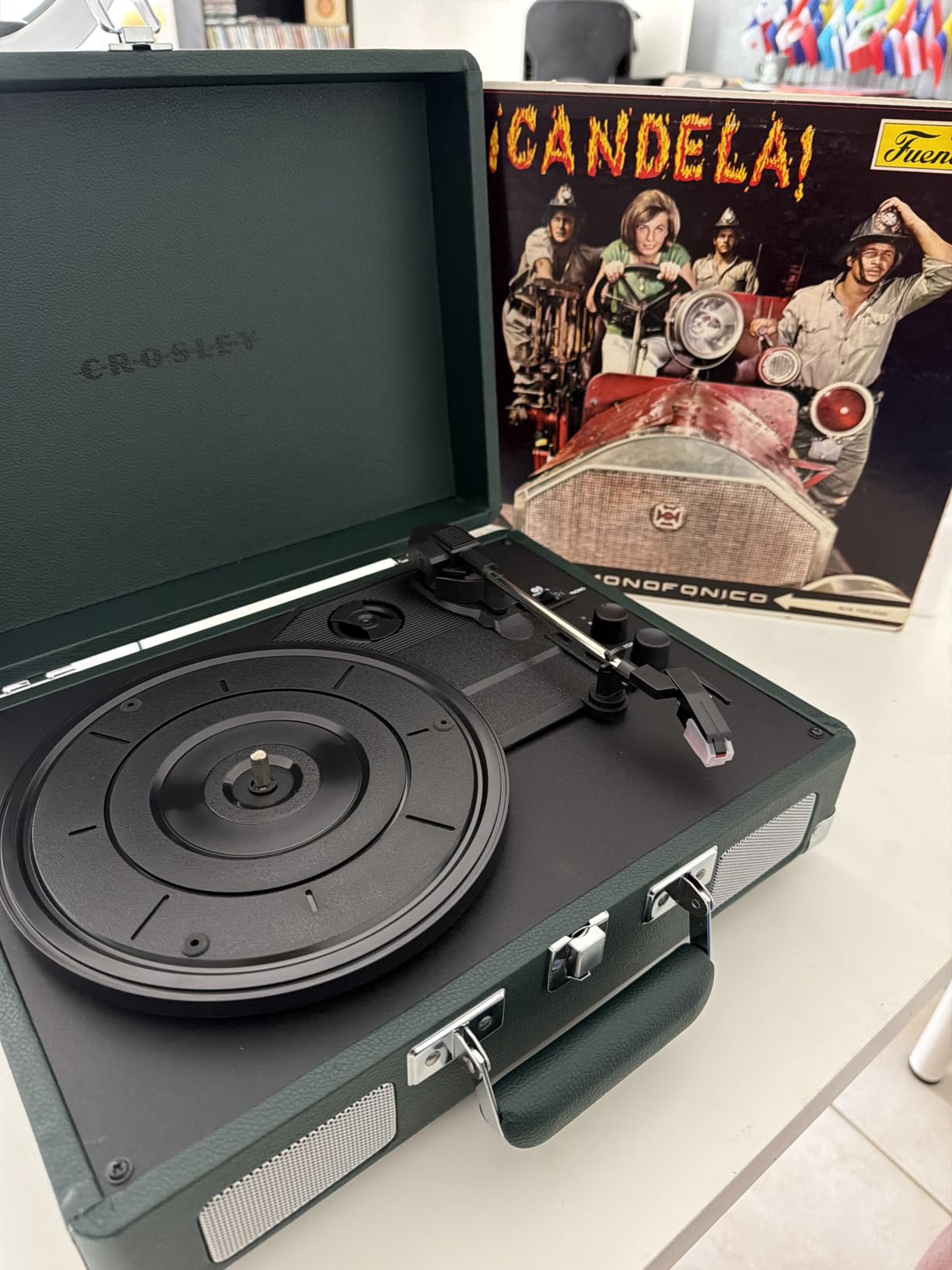 Crosley CR8005F-MT Cruiser Plus Vintage 3-Speed Bluetooth in/Out Suitcase Vinyl Record Player Turntable, Mint customer photo 1