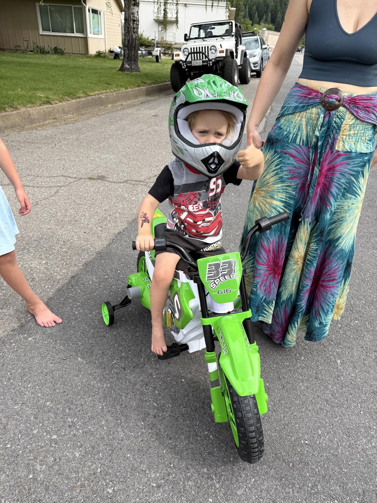 Aosom 12V Kids Motorcycle w/Treaded Tires, 5mph Top Speed Electric Bike for Kids, Ride On Motorcycle w/Training Wheels, Battery Charger, Spring Suspension, Blue customer photo 1