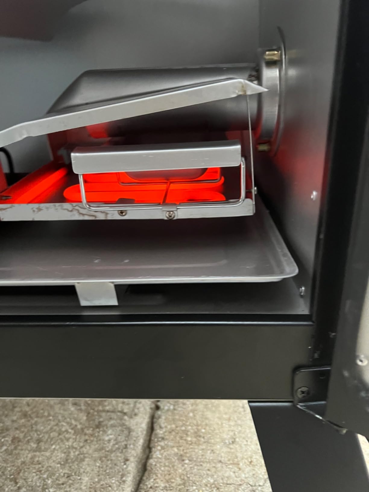Masterbuilt 40-inch Digital Electric Vertical BBQ Smoker with Leg Kit, Side Wood Chip Loader and 970 Cooking Square Inches, Model MB20070122 customer photo 2