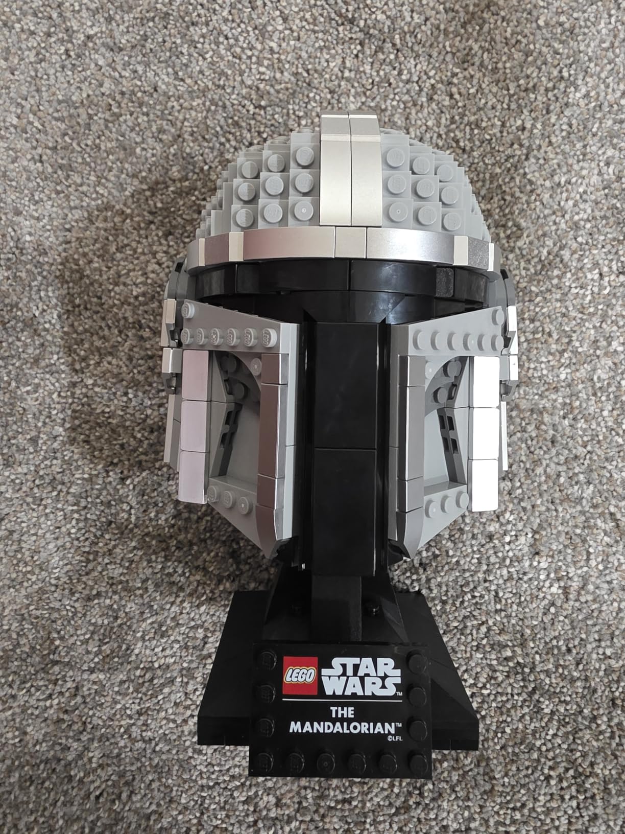 LEGO Star Wars The Mandalorian Helmet 75328 Buildable Model Kit, Display Collectible Decoration Set for Adults, Men, Women, Mom, Dad, Collectible Gift Idea customer photo 2