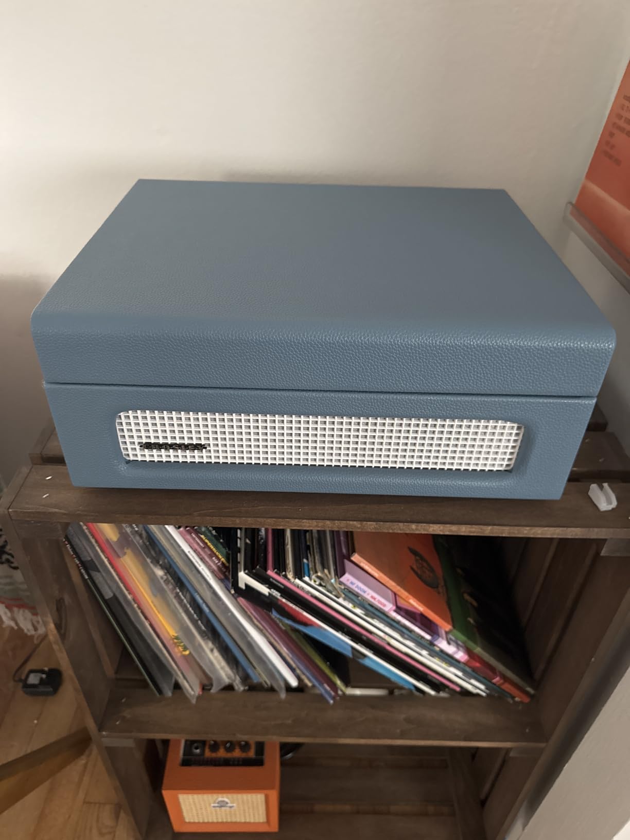 Crosley CR8017B-FL Voyager Vintage Portable Vinyl Record Player Turntable with Bluetooth in/Out and Built-in Speakers, Floral customer photo 1