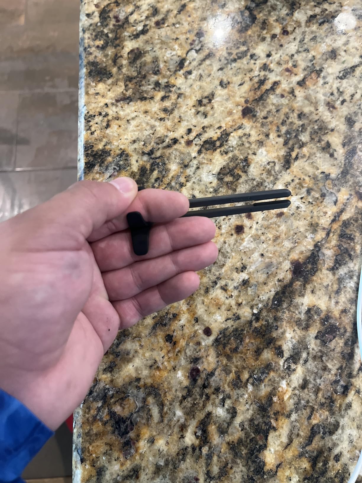 SNACTIV PRO Finger Chopsticks for Gamers - As Seen on Shark Tank! The Official Snacking Tool of the Future - Enjoy Snacks and Chips with Ease - Innovative Gaming Snacking Solution - Snack Chopsticks customer photo 2