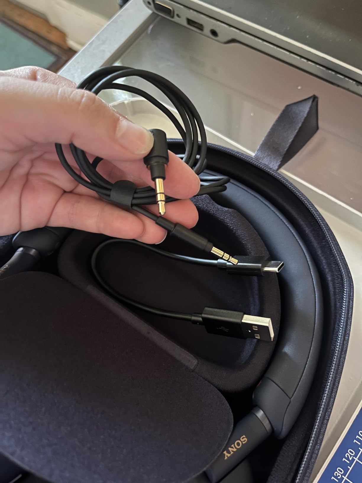 Sony WH-1000XM5 Premium Noise Cancelling Wireless Headphones, Black | Auto NC Optimizer, Up to 30 Hrs of Battery, Carrying Case, Crystal Clear Calls, Touch Control, Multipoint Connection customer photo 1