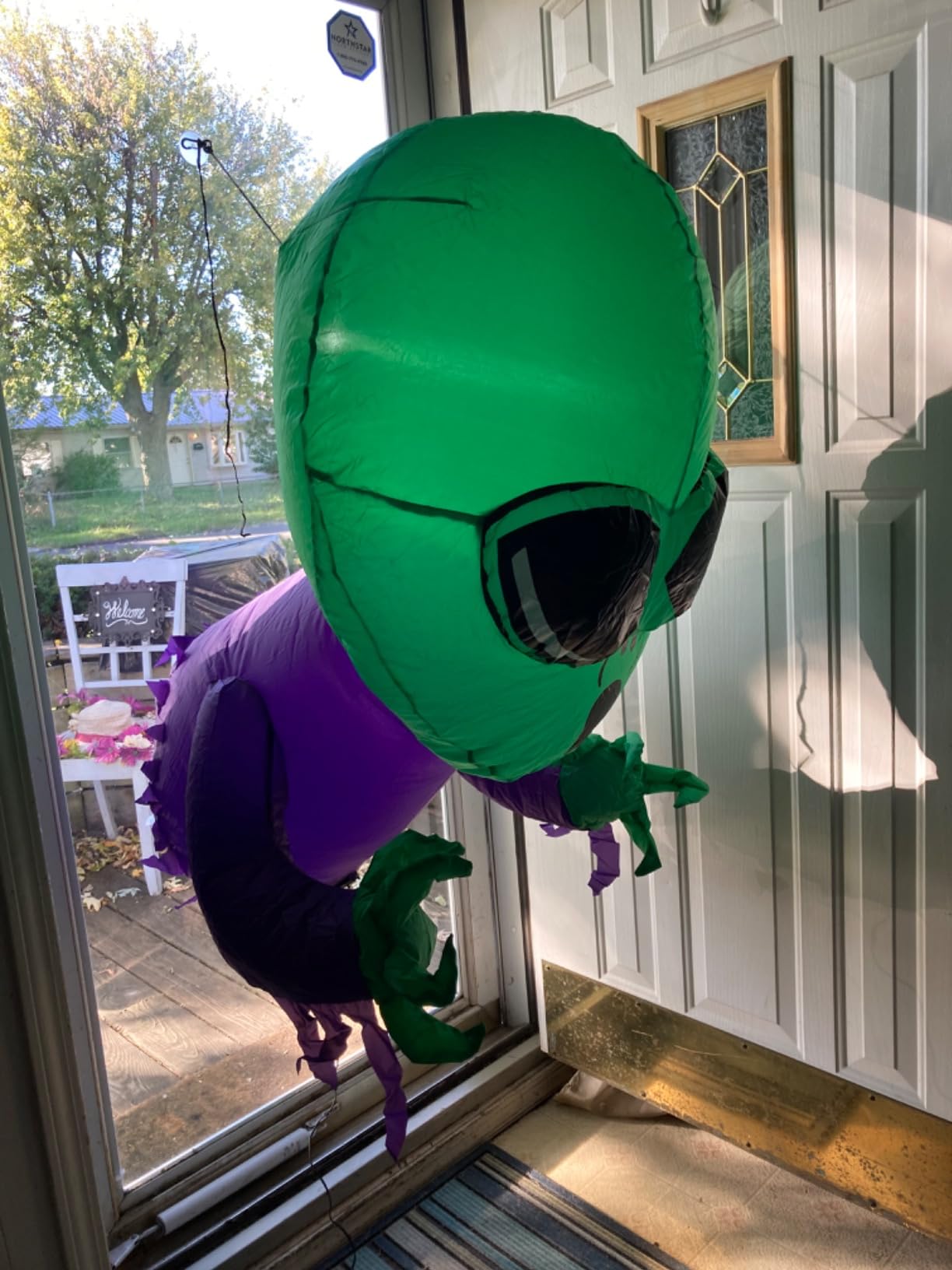 TURNMEON 4 Ft Halloween Inflatables Outdoor Decorations Alien Broke Out from Window with Built-in LED Blow Up Inflatable for Scary Halloween Decoration Party Home Indoor Outside Yard Garden Lawn Decor customer photo 1