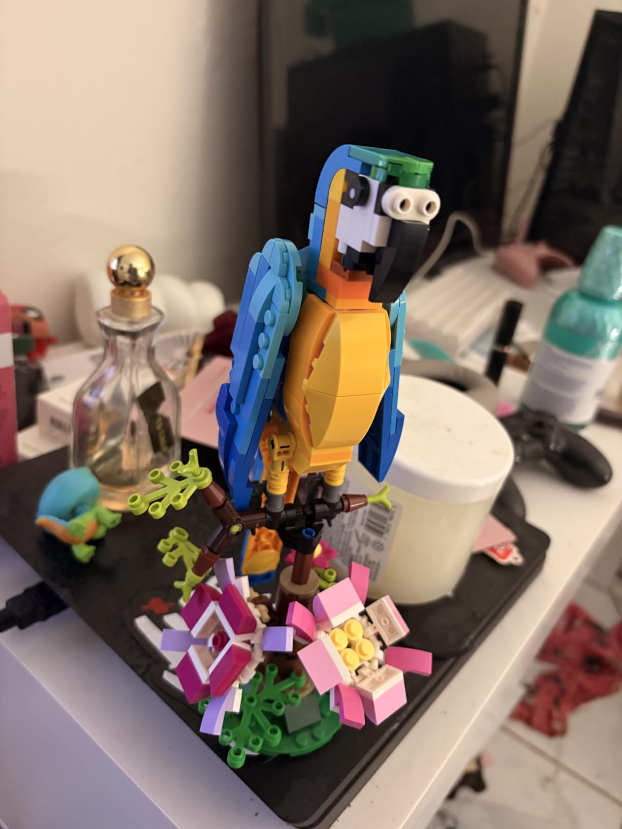 LEGO Creator 3 in 1 Exotic Parrot Building Toy Set, Transforms to 3 Different Animal Figures - from Colorful Parrot, to Swimming Fish, to Cute Frog, Creative Toys for Kids Ages 7 and Up, 31136 customer photo 1