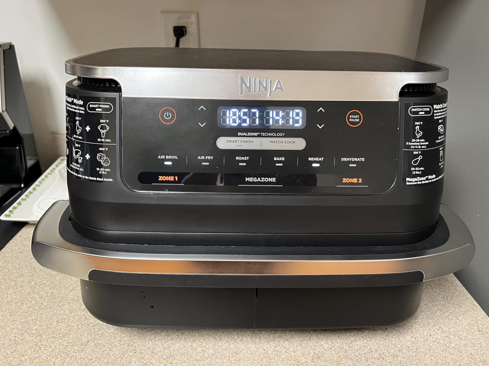 Ninja Foodi Air Fryer DZ071, 6-in-1 with 7-QT MegaZone & Basket Divider for Large Proteins & Full Meals, Cook 2 Foods at Once, 450F, Black customer photo 1