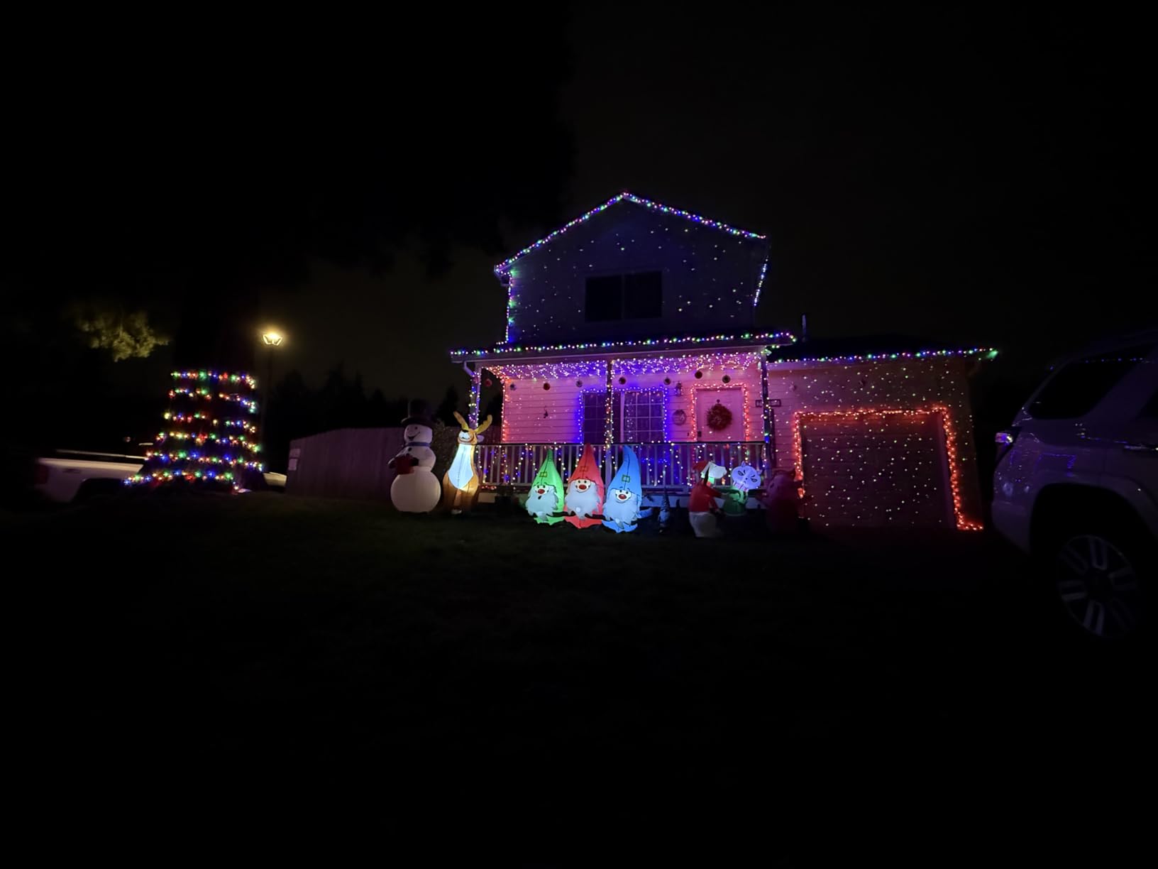 Star Shower Ultra 9 Outdoor Laser Light Show with Remote, AS SEEN ON TV, New 9 Unique Patterns, Showers Home w/Thousands of Lights, 3 Color Combinations, Up to 3200 Sq Ft customer photo 1