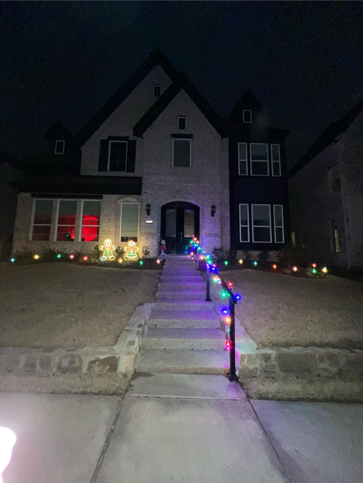 Vintage C9 LED Christmas Lights, 100 Feet C9 String Lights with 100 LED C9 Plastic Bulbs, Waterproof Connectable Lights for Christmas Tree Roofline Garden Patio Backyard Cafe Decor, Warm White customer photo 2