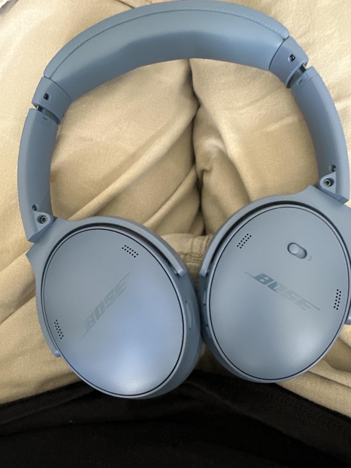 Bose QuietComfort Headphones - Wireless Bluetooth, Active Over Ear Noise Cancelling, USB-C, Deep Bass, Up to 24 Hours Playtime, Black customer photo 2